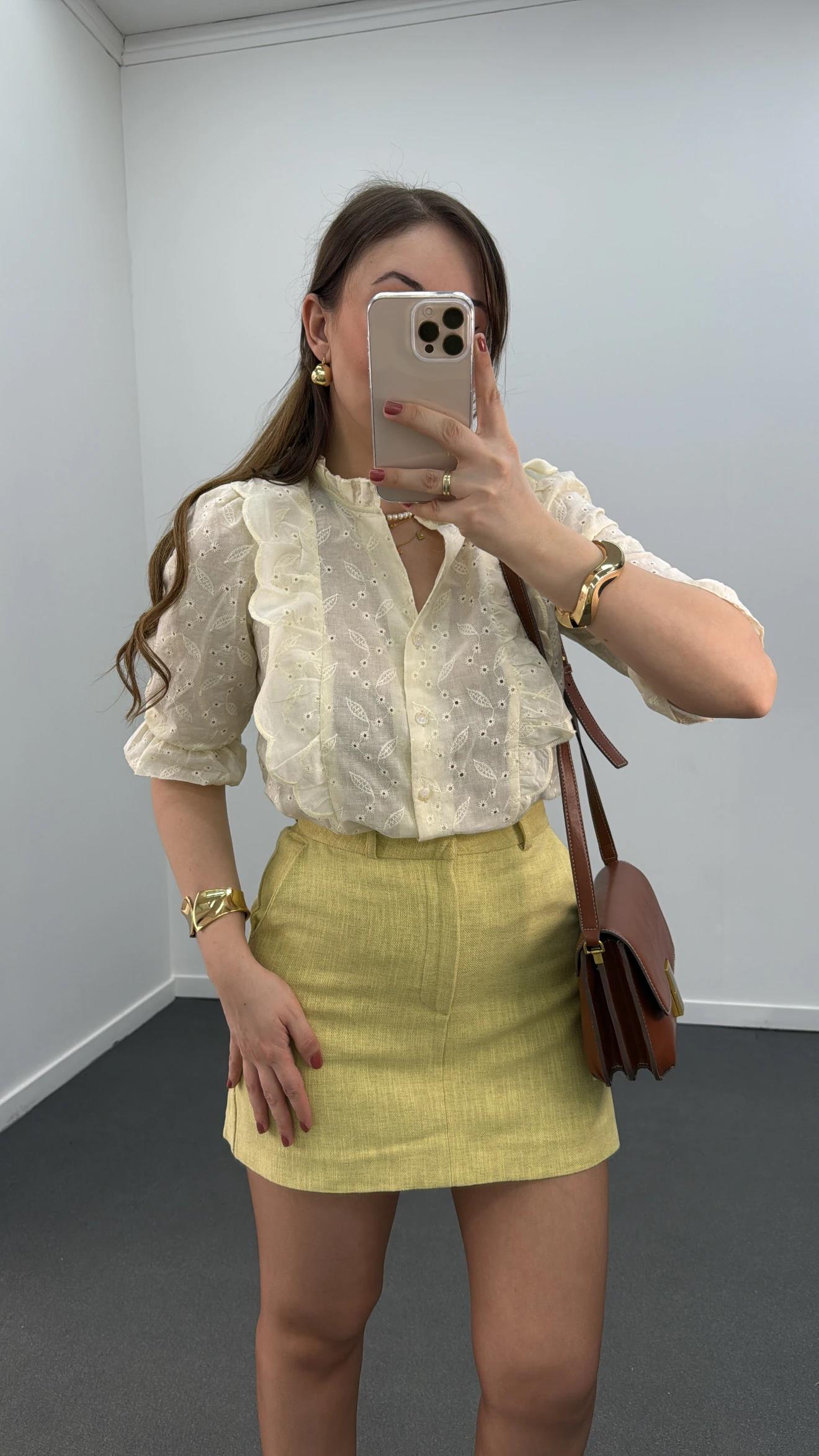 Cigno Krem Fisto İşlemeli Bluz