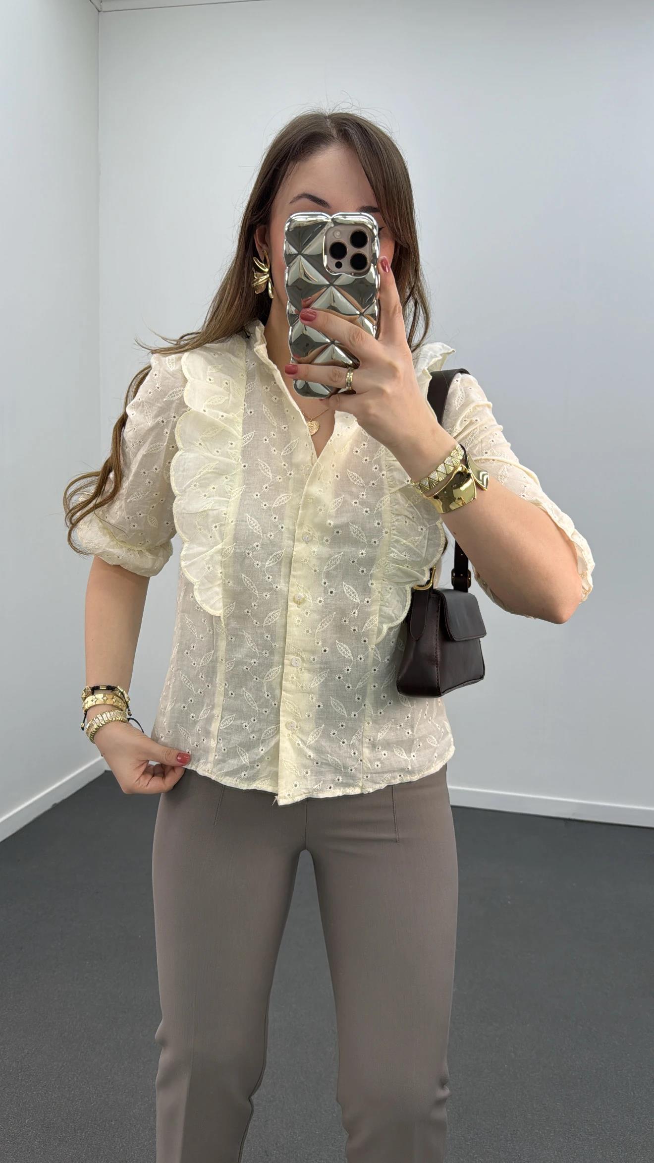 Cigno Krem Fisto İşlemeli Bluz