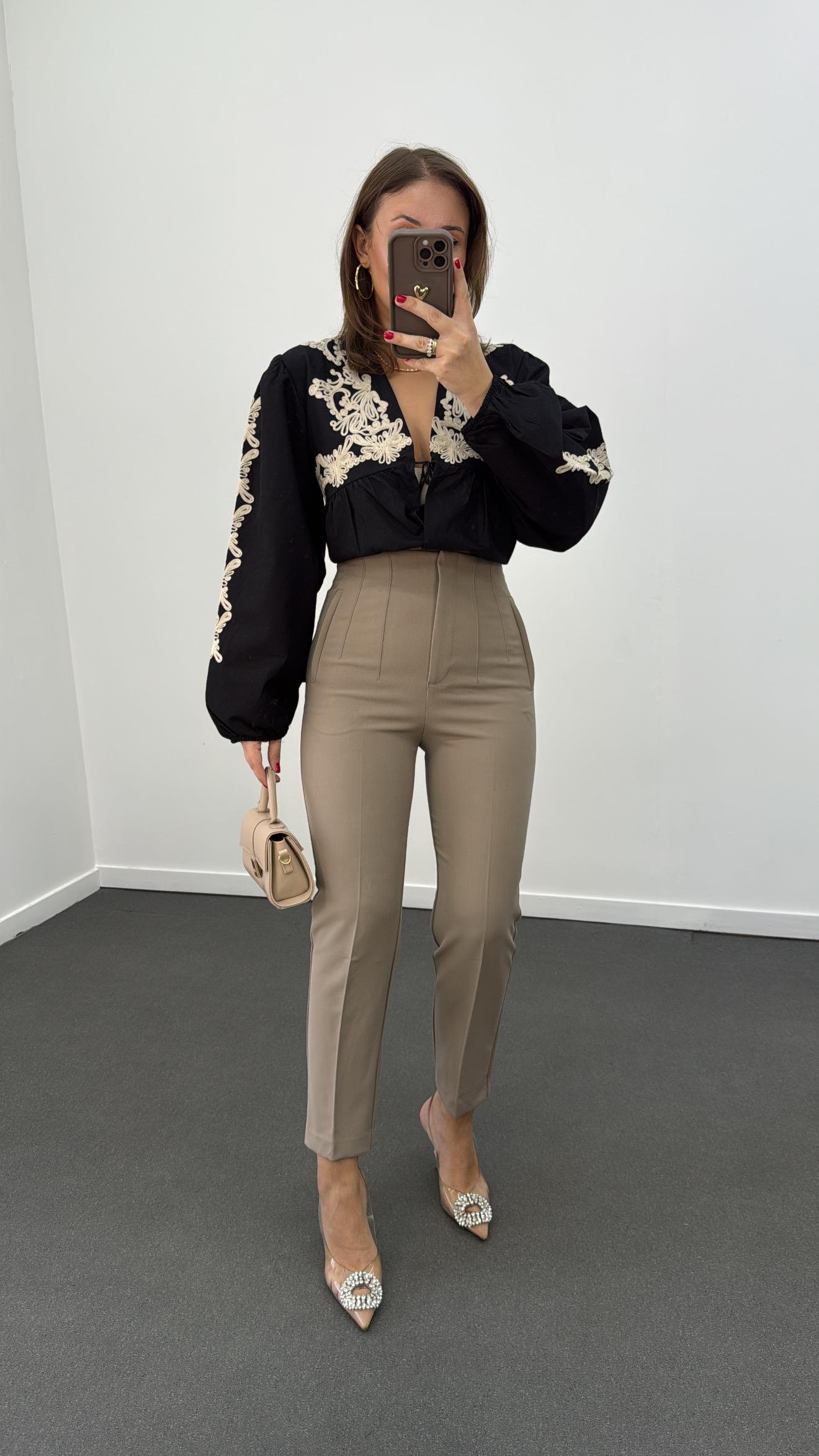 Coco Siyah Nakış İşlemeli Tasarım Gömlek