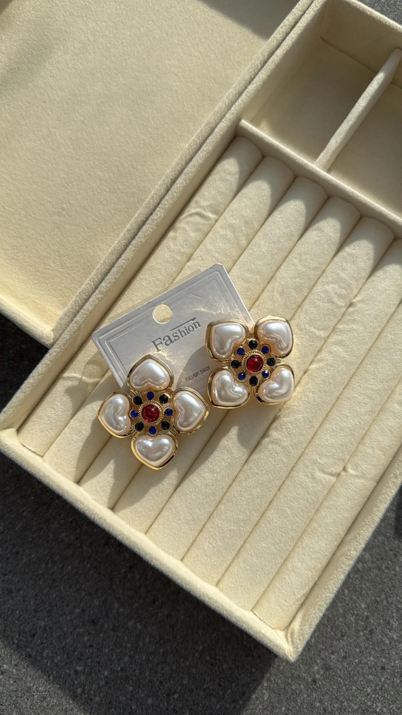 Dani Lacivert İncili Küpe