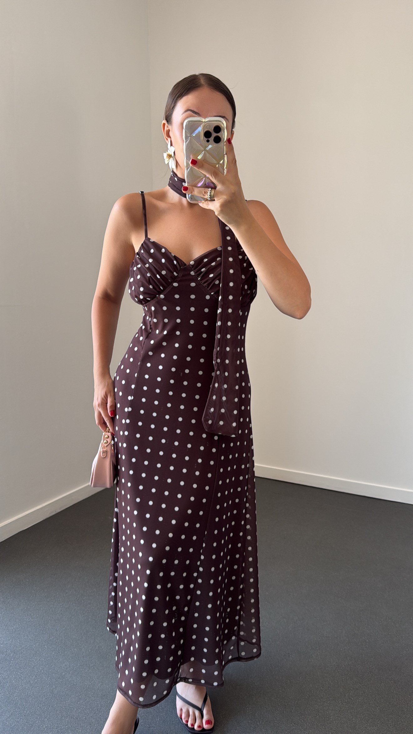 Date Kahve Puantiyeli Fularlı Askılı Maxi Elbise