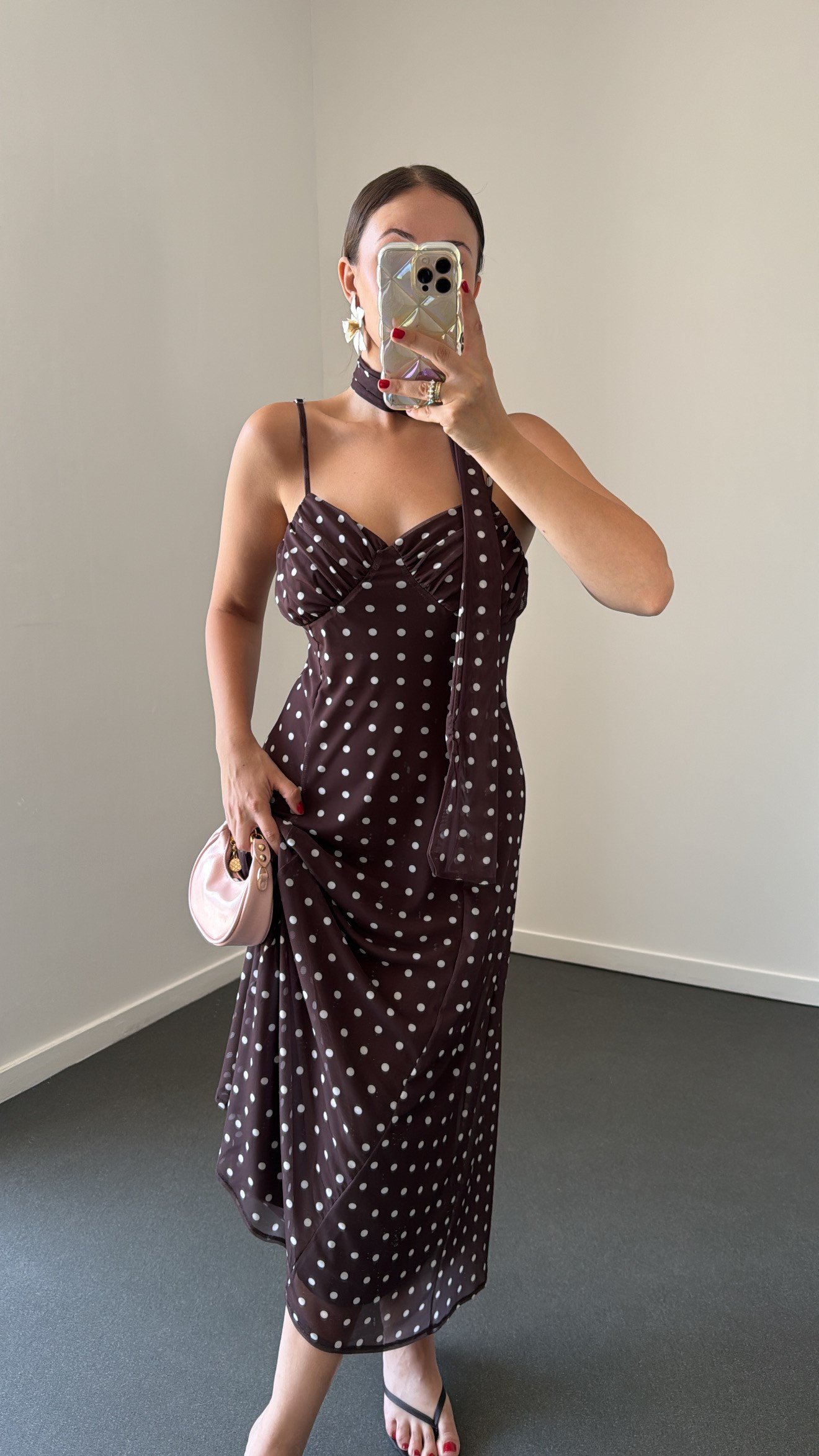 Date Kahve Puantiyeli Fularlı Askılı Maxi Elbise