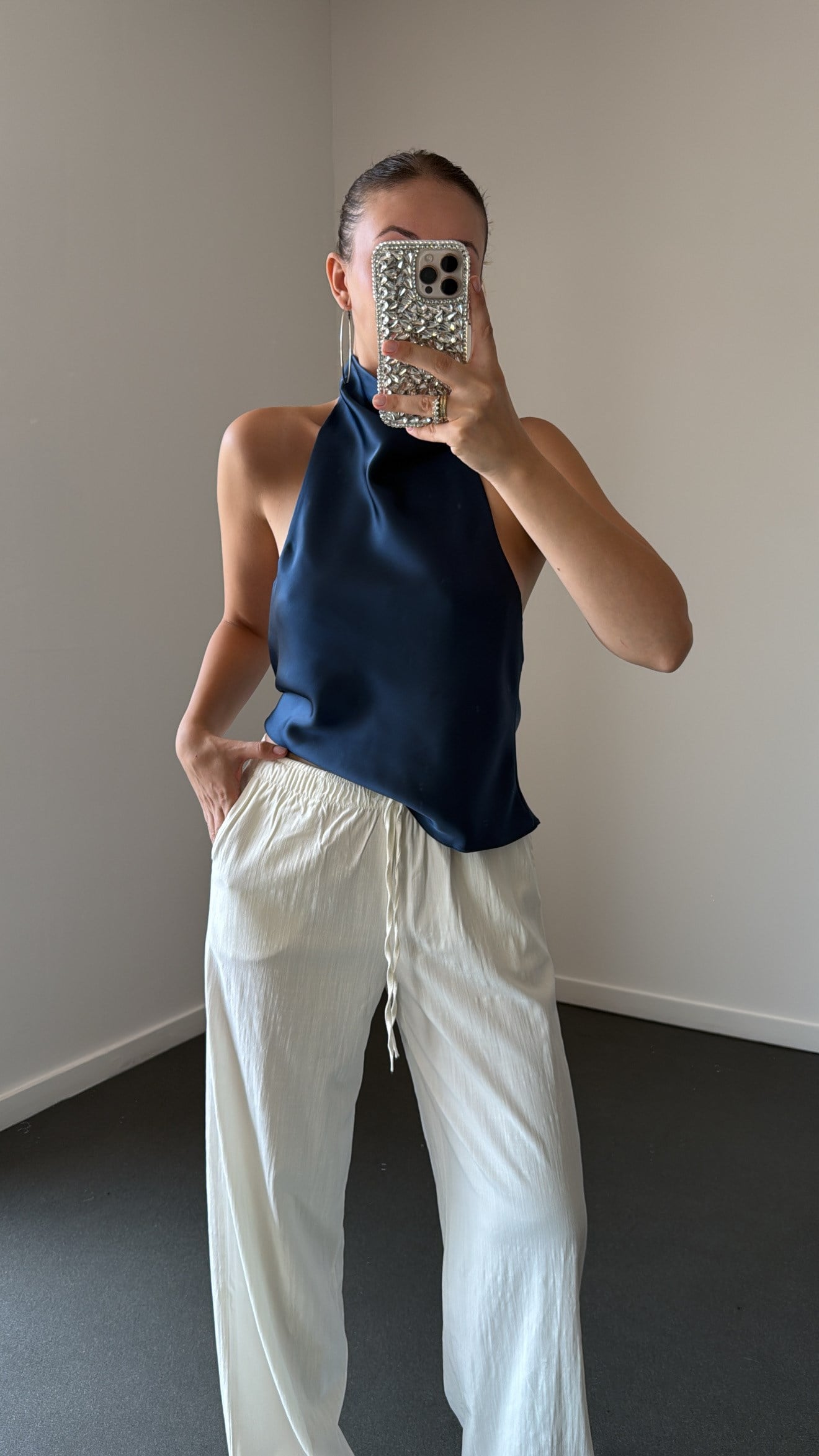 Denise Parlament Mavi Halter Yaka Saten Top