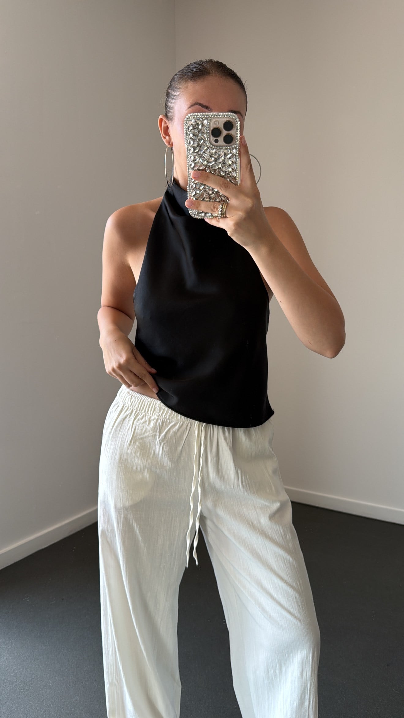 Denise Siyah Halter Yaka Saten Top