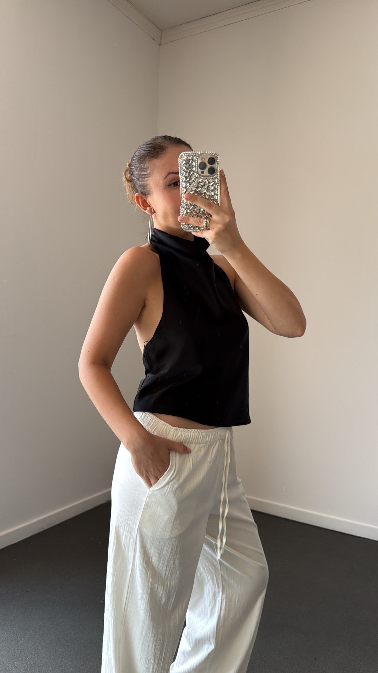 Denise Siyah Halter Yaka Saten Top
