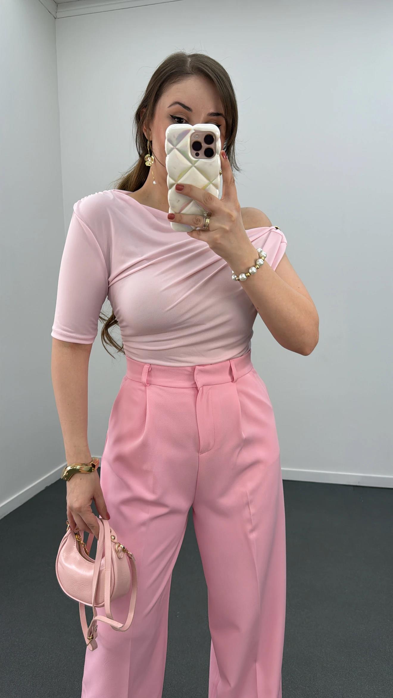 Efide Pembe Omuz Aksesuarlı Drapeli Bluz