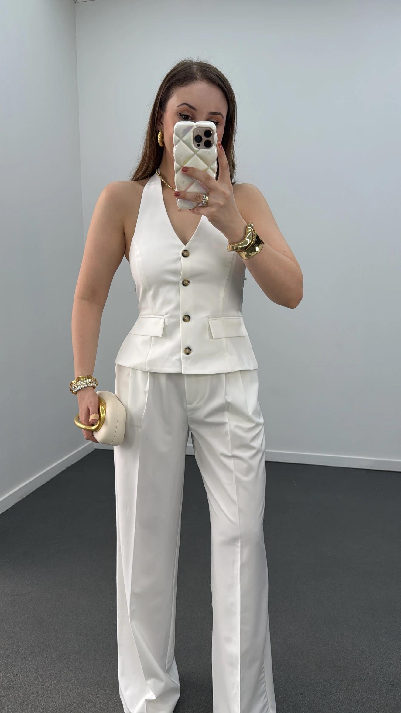 Efruz Premium Seri Beyaz Renk 4 Düğmeli Yelek