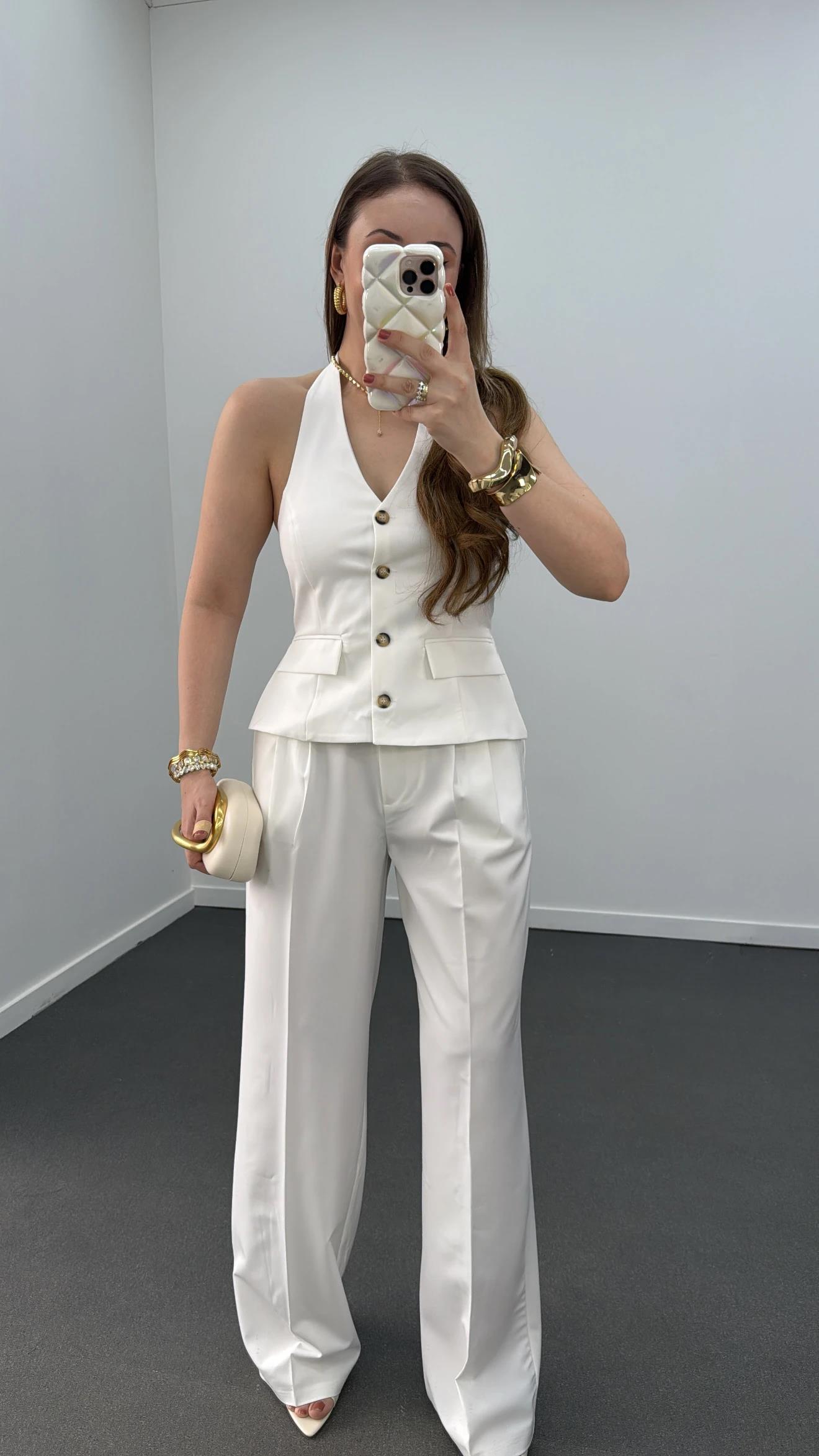 Efruz Premium Seri Beyaz Renk 4 Düğmeli Yelek