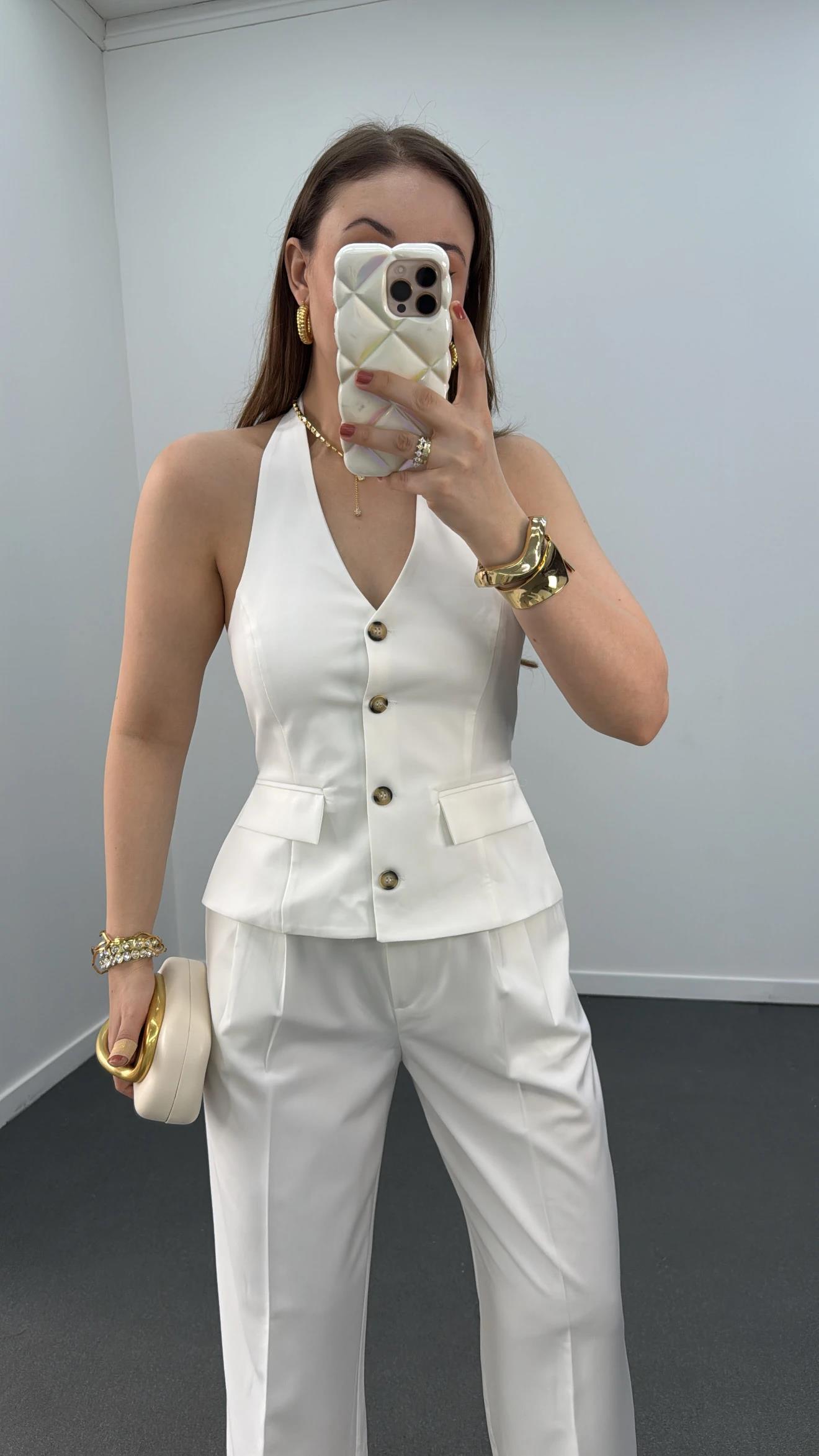 Efruz Premium Seri Beyaz Renk 4 Düğmeli Yelek