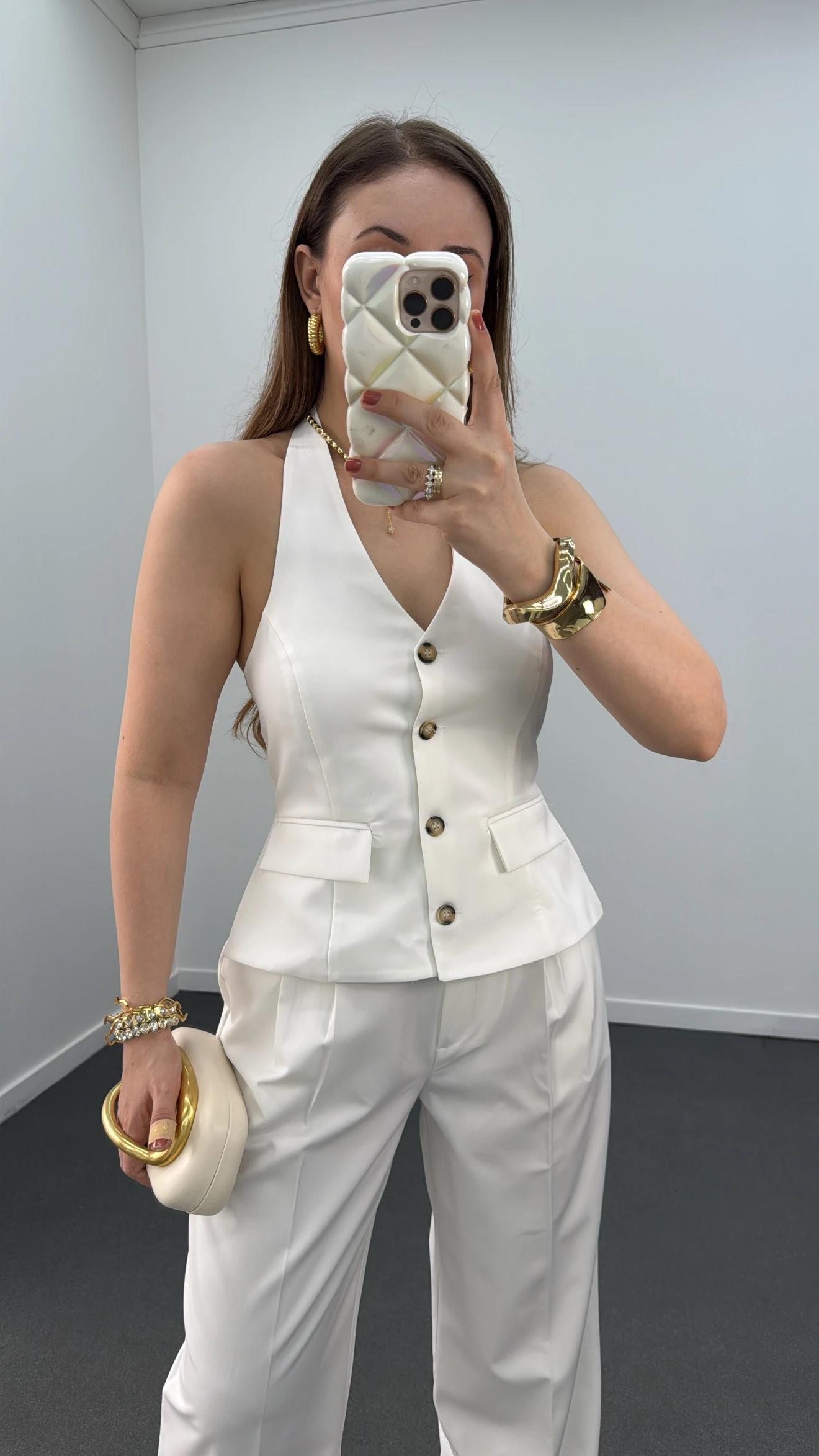 Efruz Premium Seri Beyaz Renk 4 Düğmeli Yelek