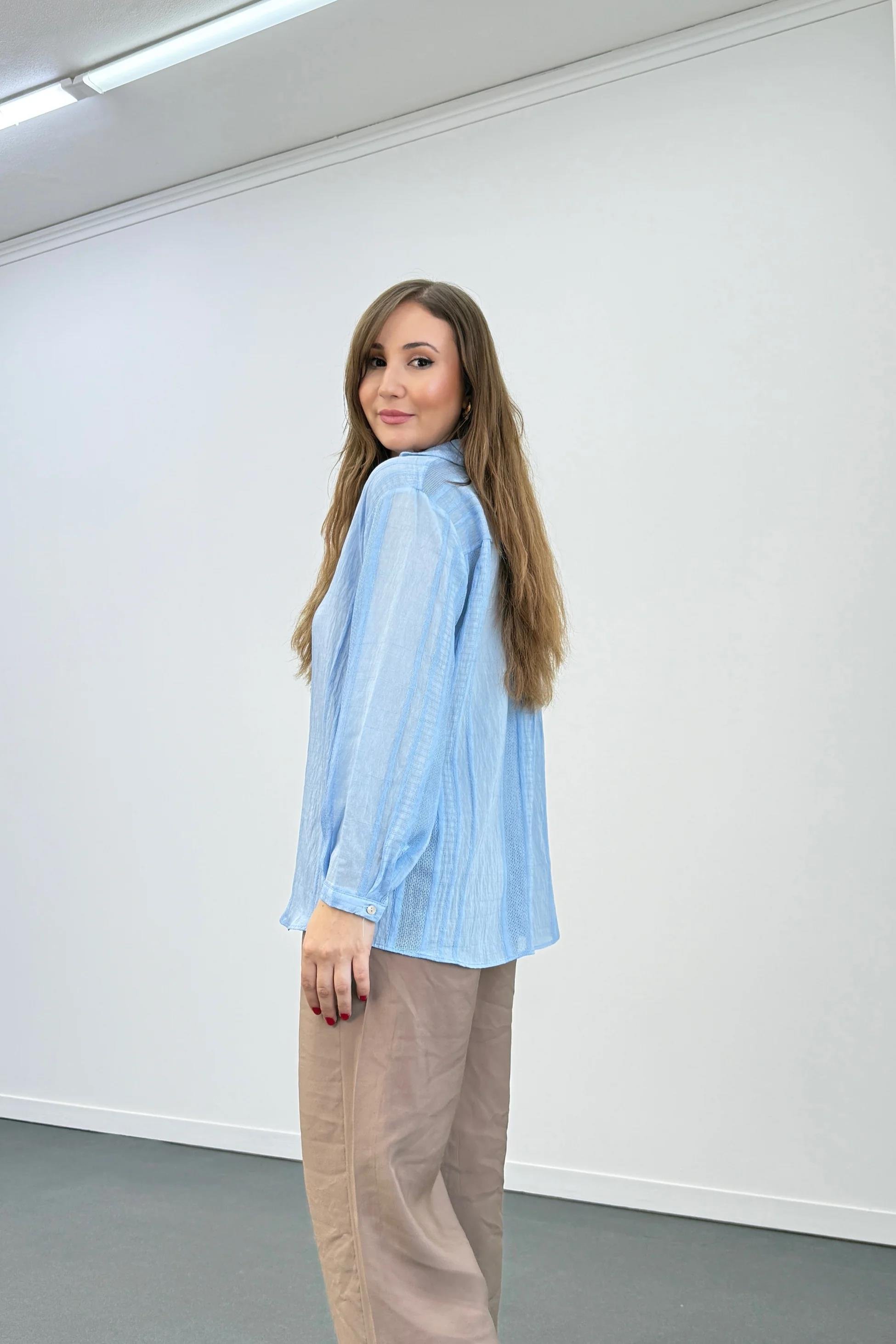 Endiya Mavi Şerit İşleme Detaylı Gömlek