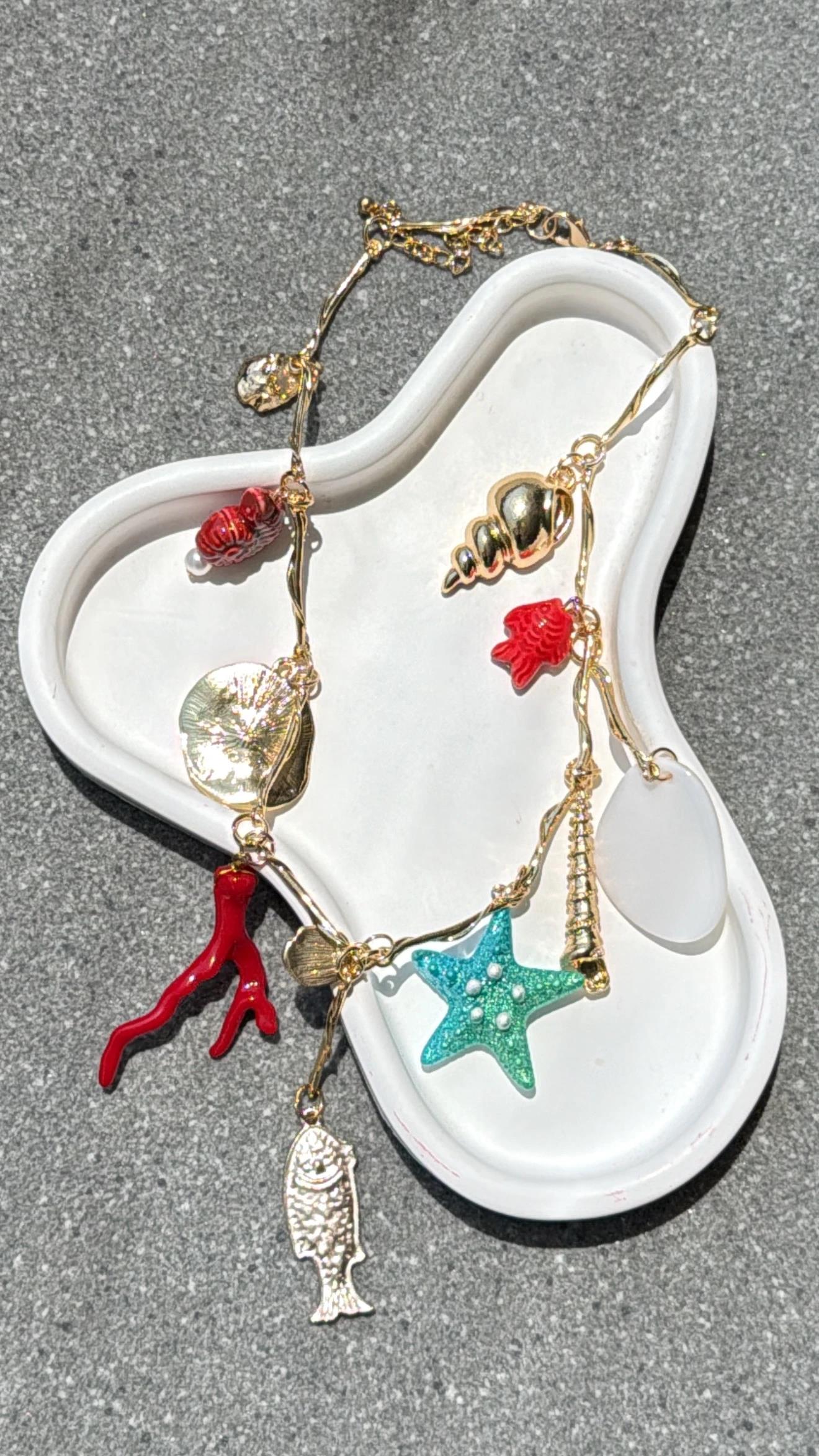 Evas Renkli Deniz Kabuklu Gold Kolye