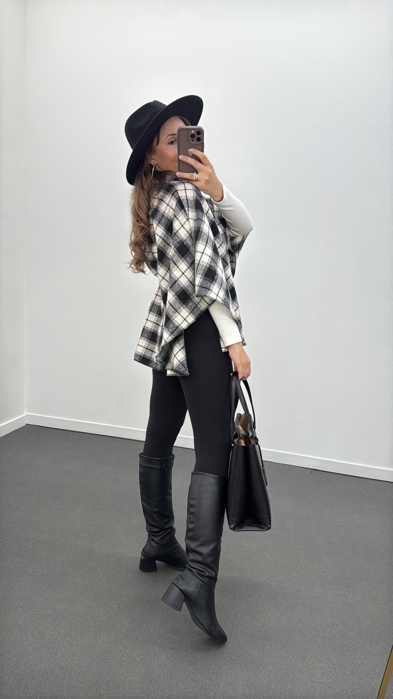 Faylin Siyah Ekoseli Kemerli Panço