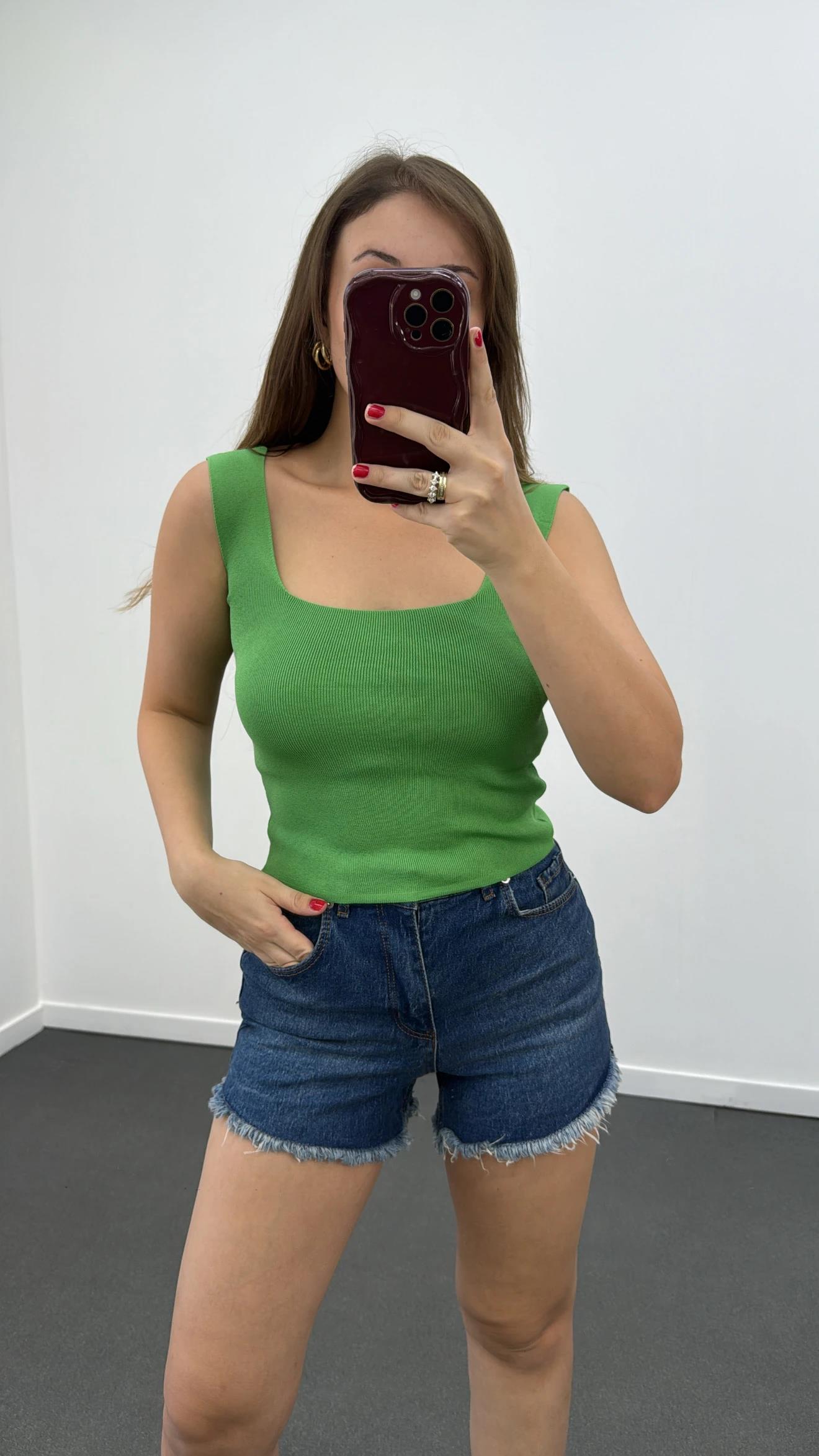 Fıstık Yeşili Kare Yaka Atlet