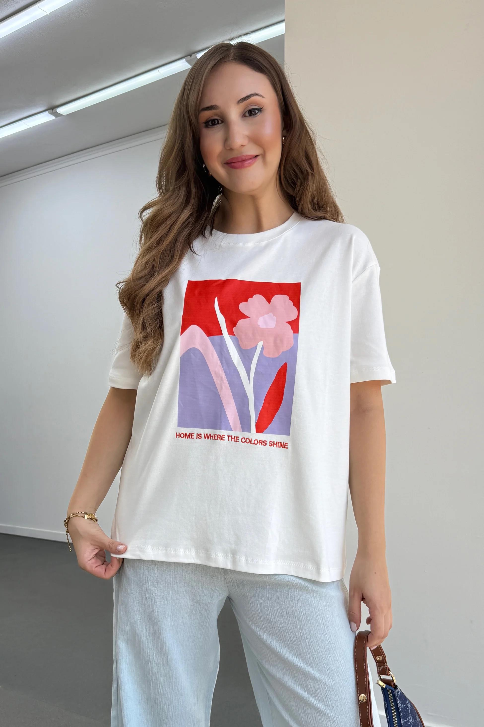 Flowers Baskılı Yazılı Tshirt