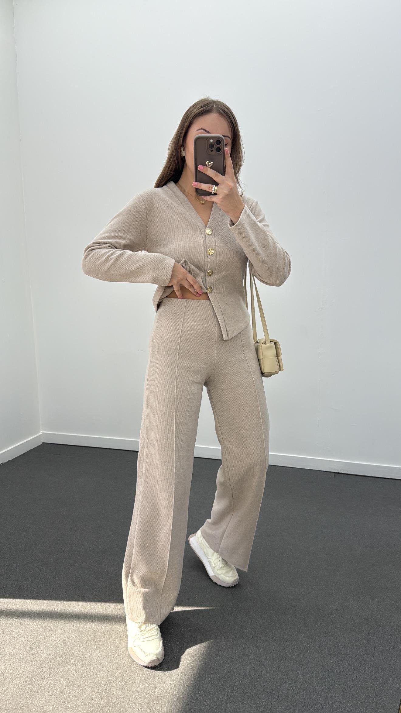 Freya Bej Gold Düğmeli Hırka Ve Triko Pantolon Takım