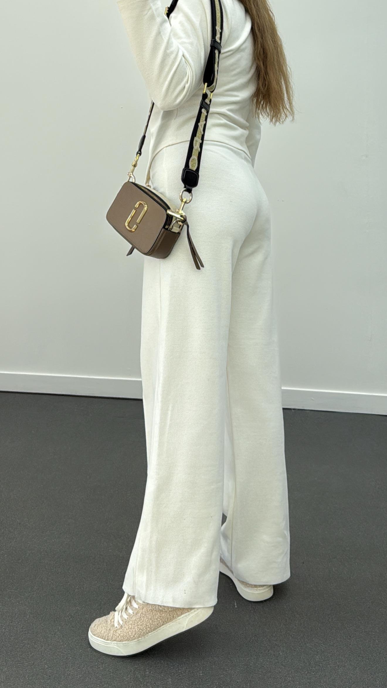 Freya Beyaz Gold Düğmeli Hırka Ve Triko Pantolon Takım