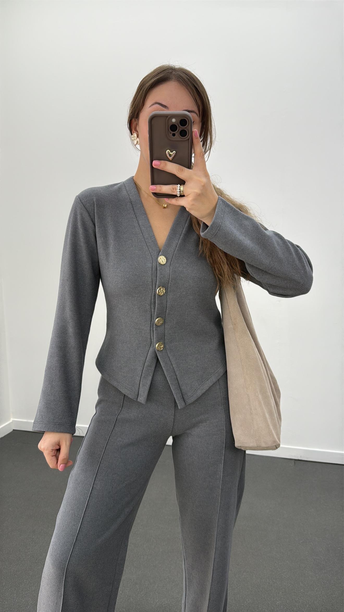 Freya Gri Gold Düğmeli Hırka Ve Triko Pantolon Takım