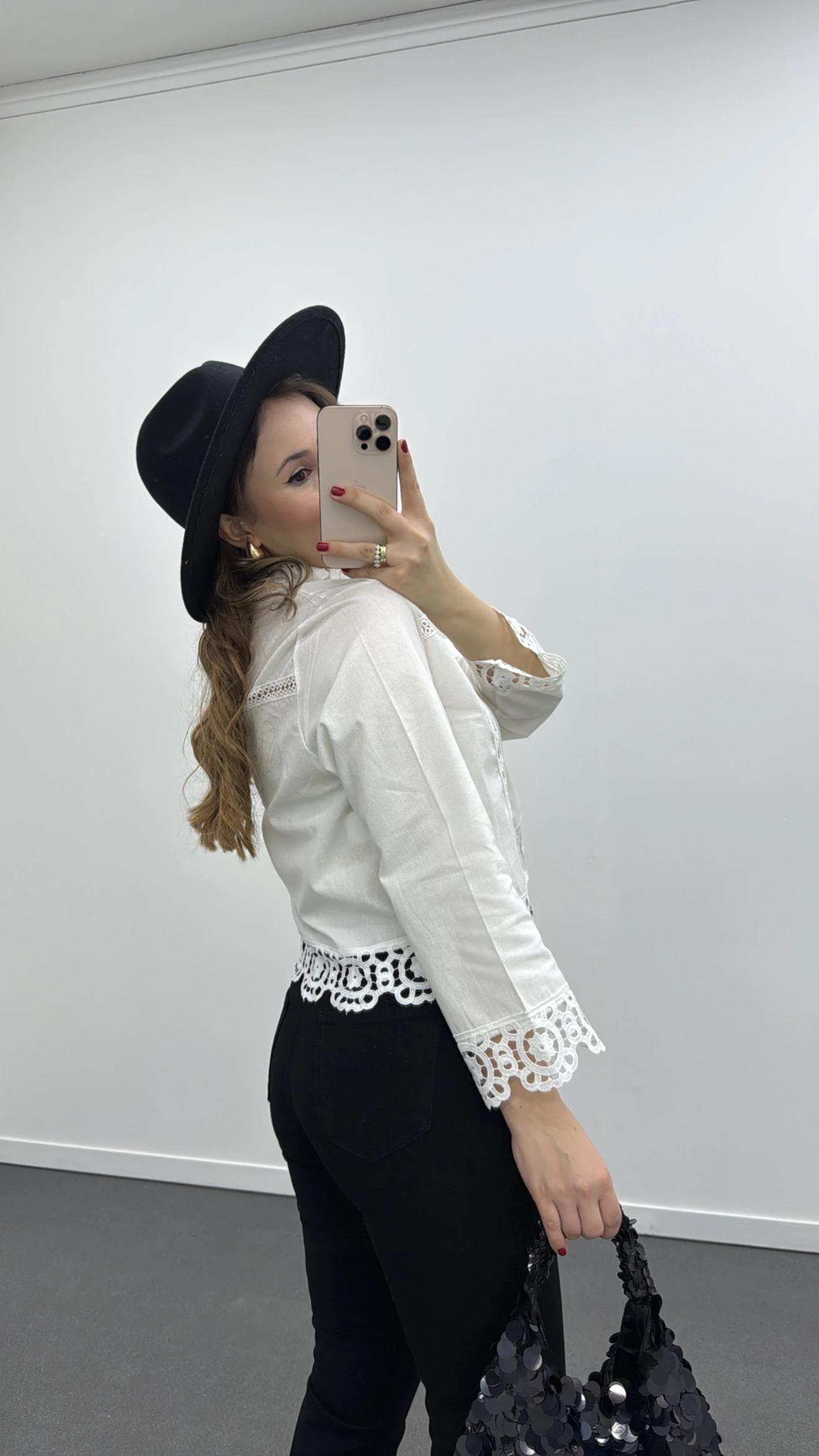 Giulia Özel Tasarım İşlemeli Gömlek