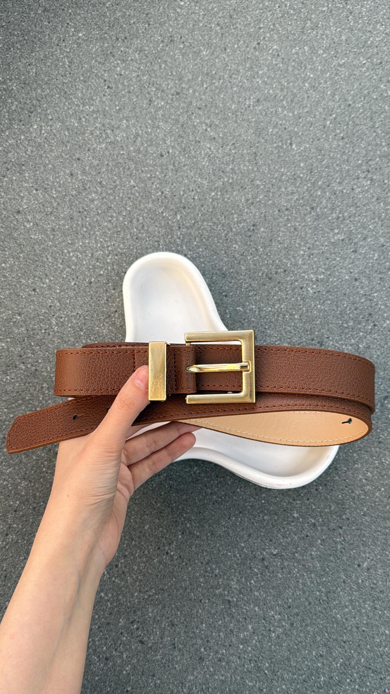 Gwen Acı Gold Kare Tokalı Deri Kemer