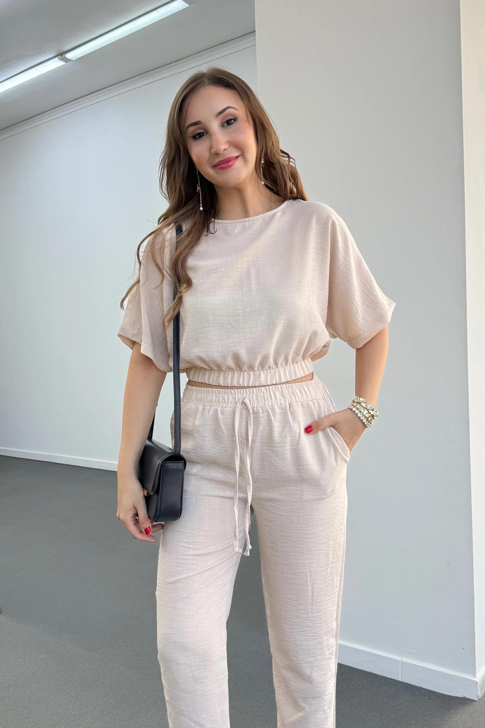 Hazel Taş Beli Lastikli Kısa Kol Bluz