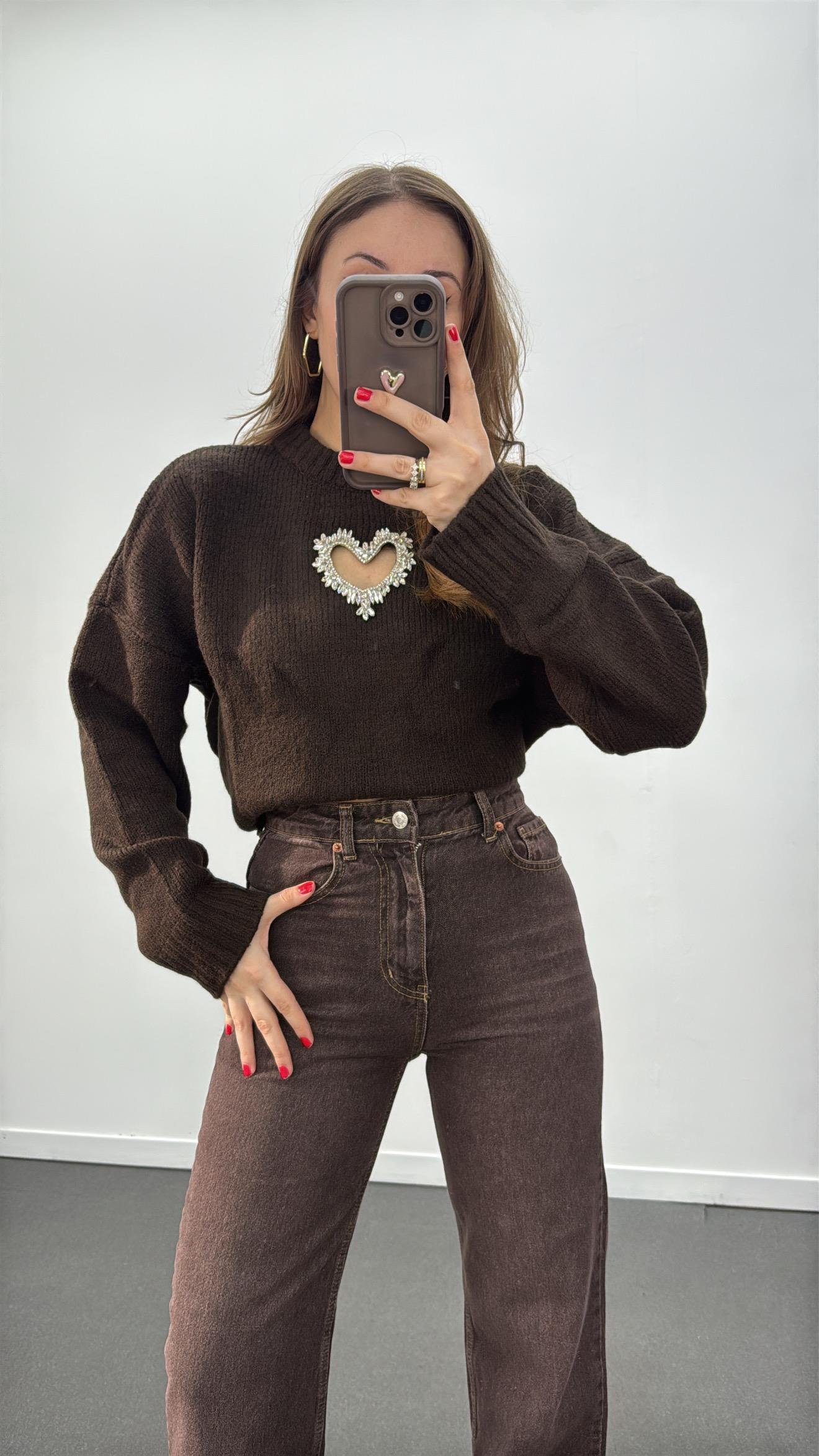 Heart Kahve Kalp Aksesuarlı Kazak