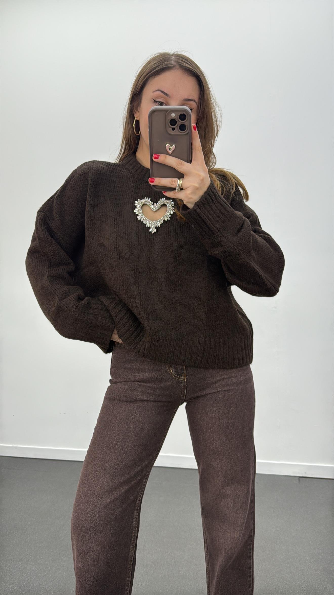 Heart Kahve Kalp Aksesuarlı Kazak