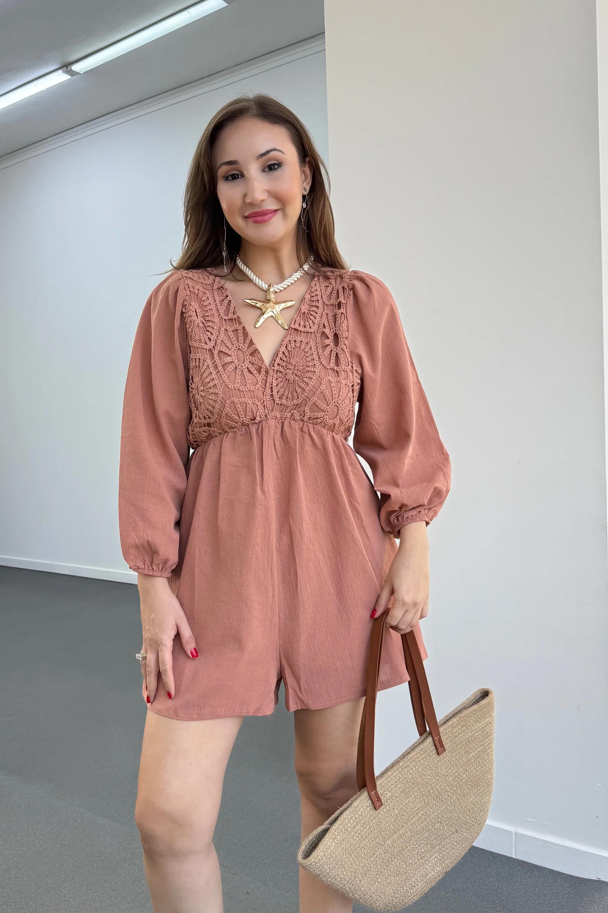 Helena Gül Kurusu Güpür İşlemeli V Yaka Tulum