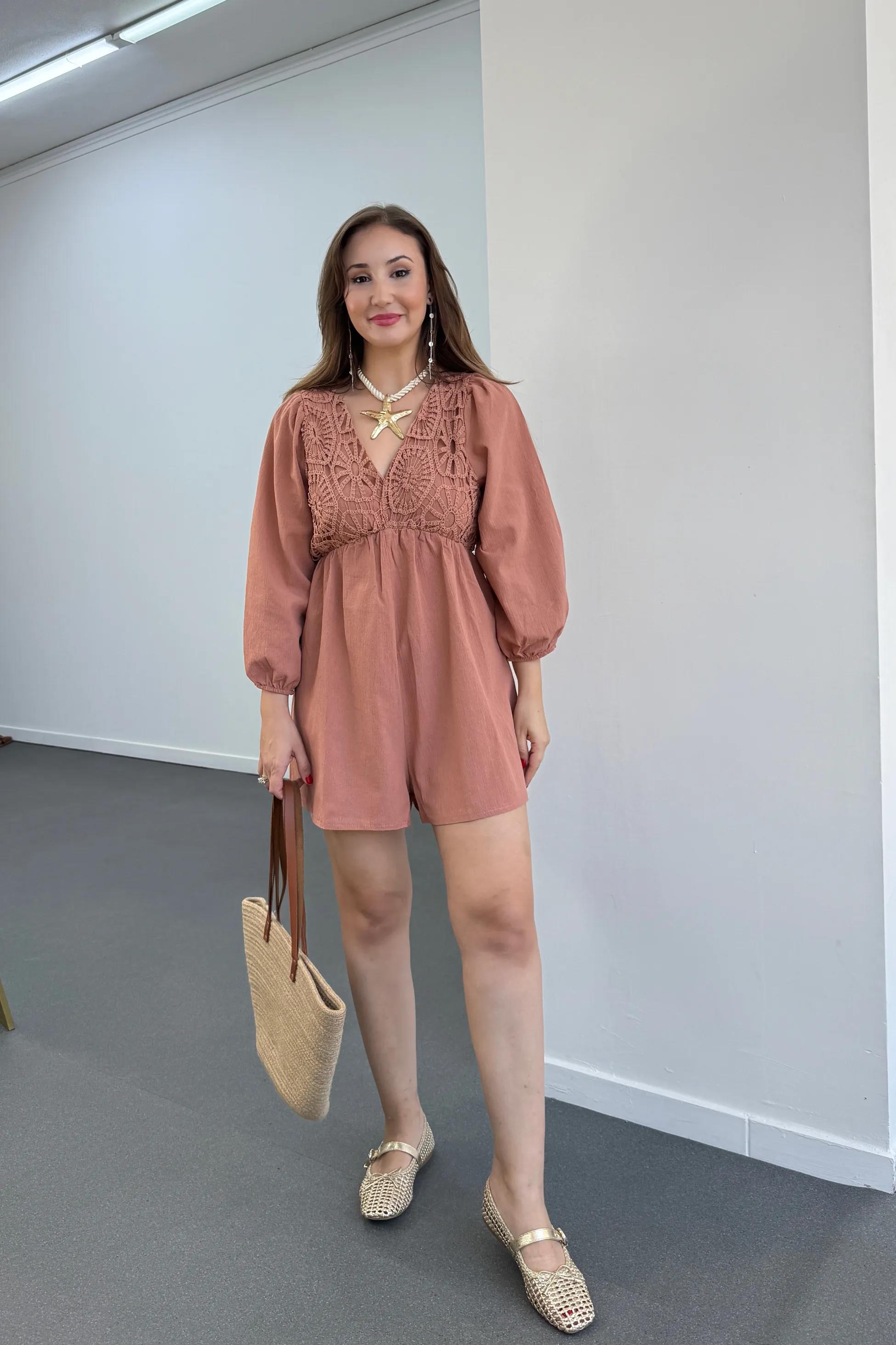 Helena Gül Kurusu Güpür İşlemeli V Yaka Tulum