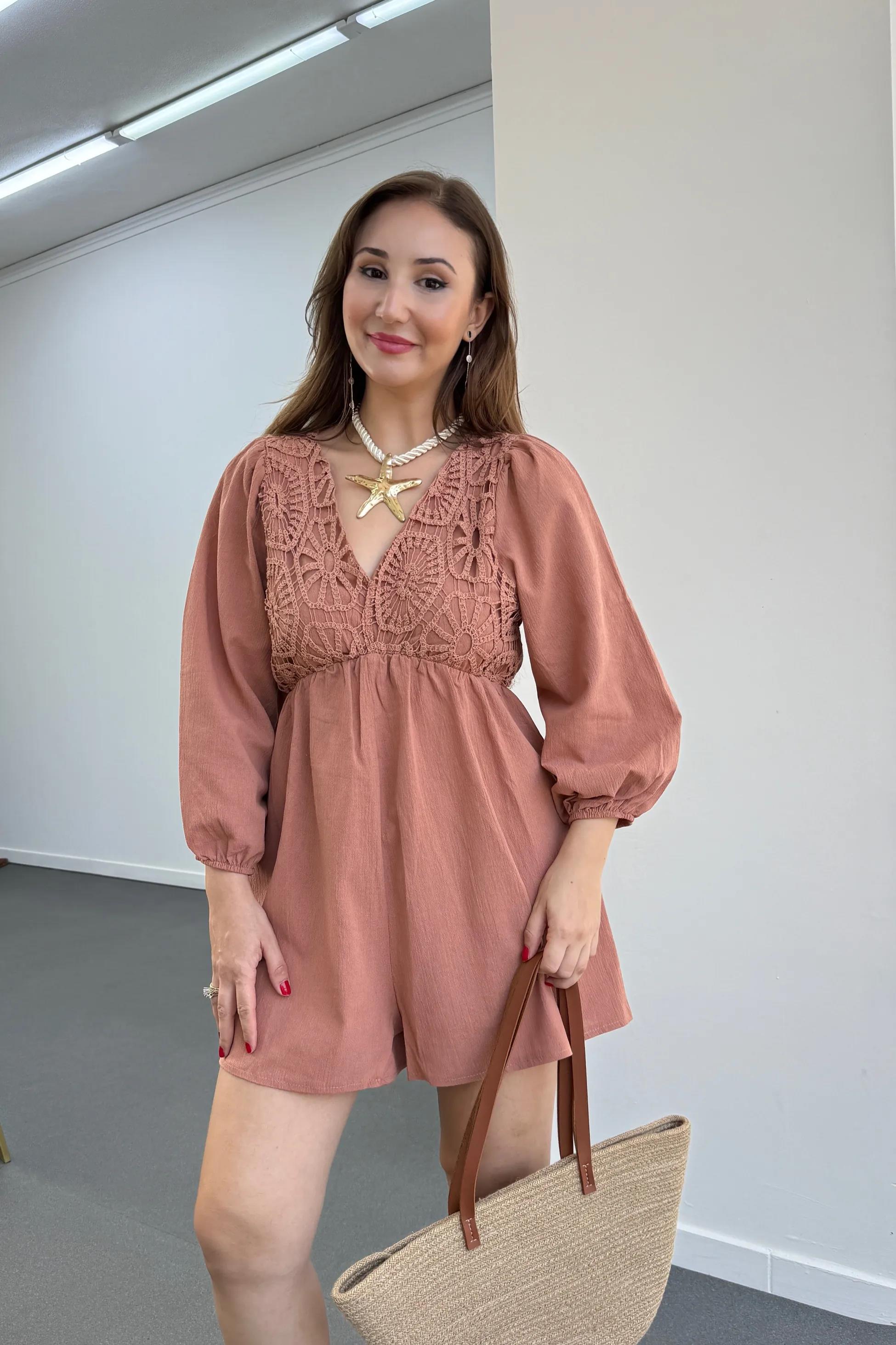 Helena Gül Kurusu Güpür İşlemeli V Yaka Tulum