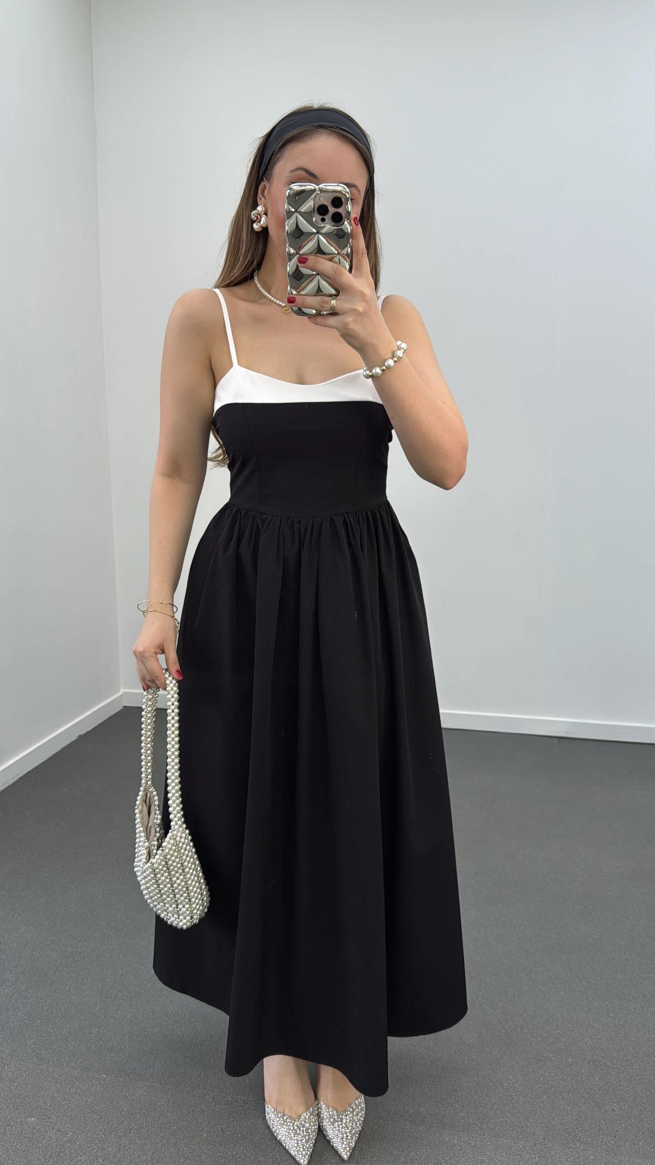 Hera Siyah Beyaz Askılı Pileli Maxi Elbise