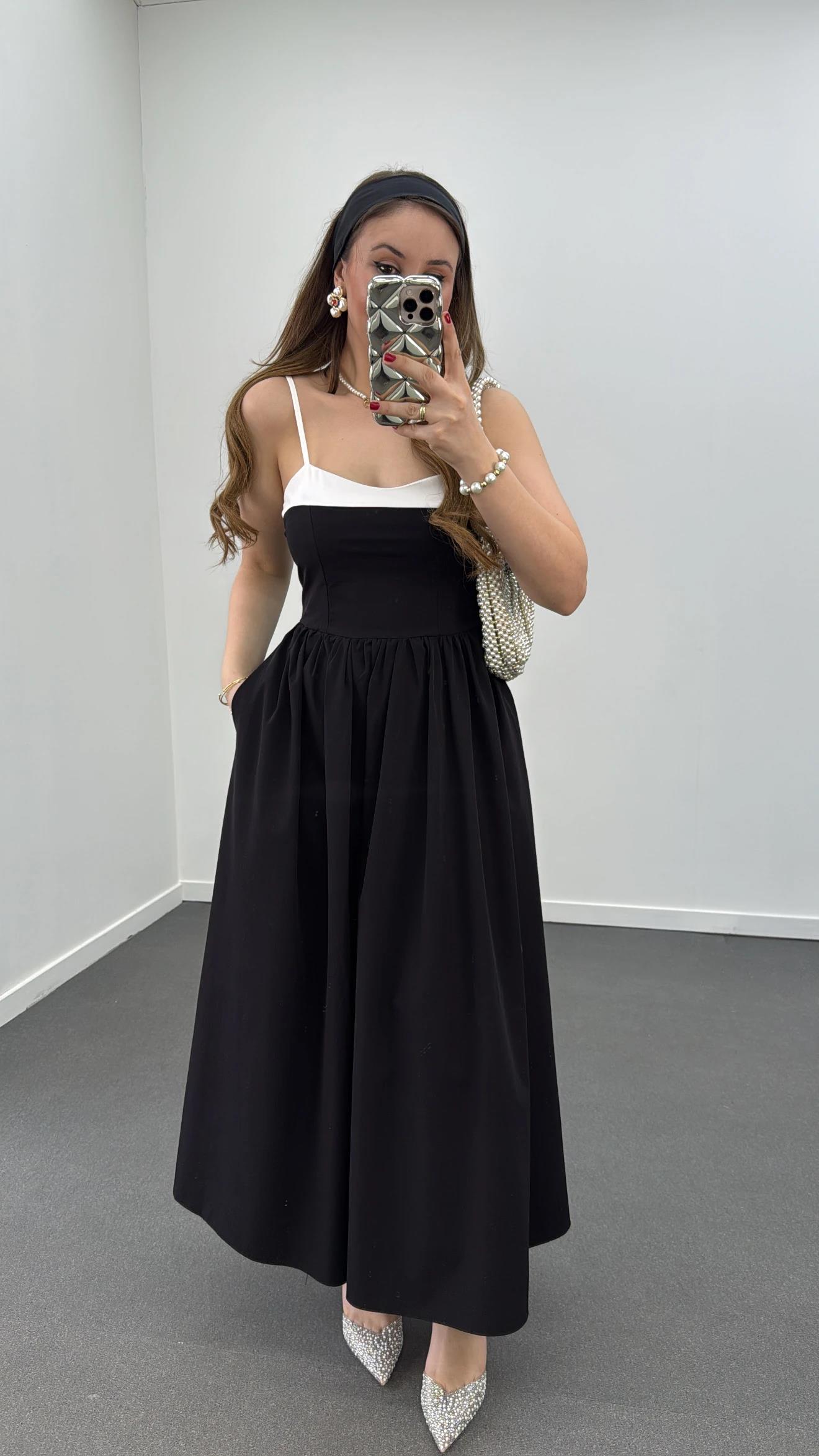 Hera Siyah Beyaz Askılı Pileli Maxi Elbise