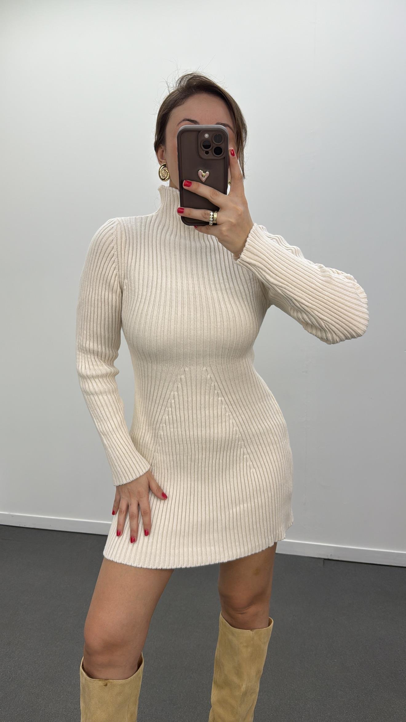 Hilary Ekru Renk Çan Elbise