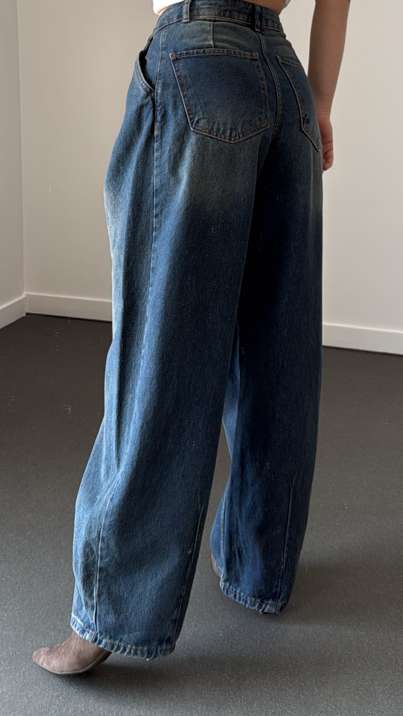 Hype Tint Yıkamalı Pileli Yanı Cepli Barrel Fit Jeans