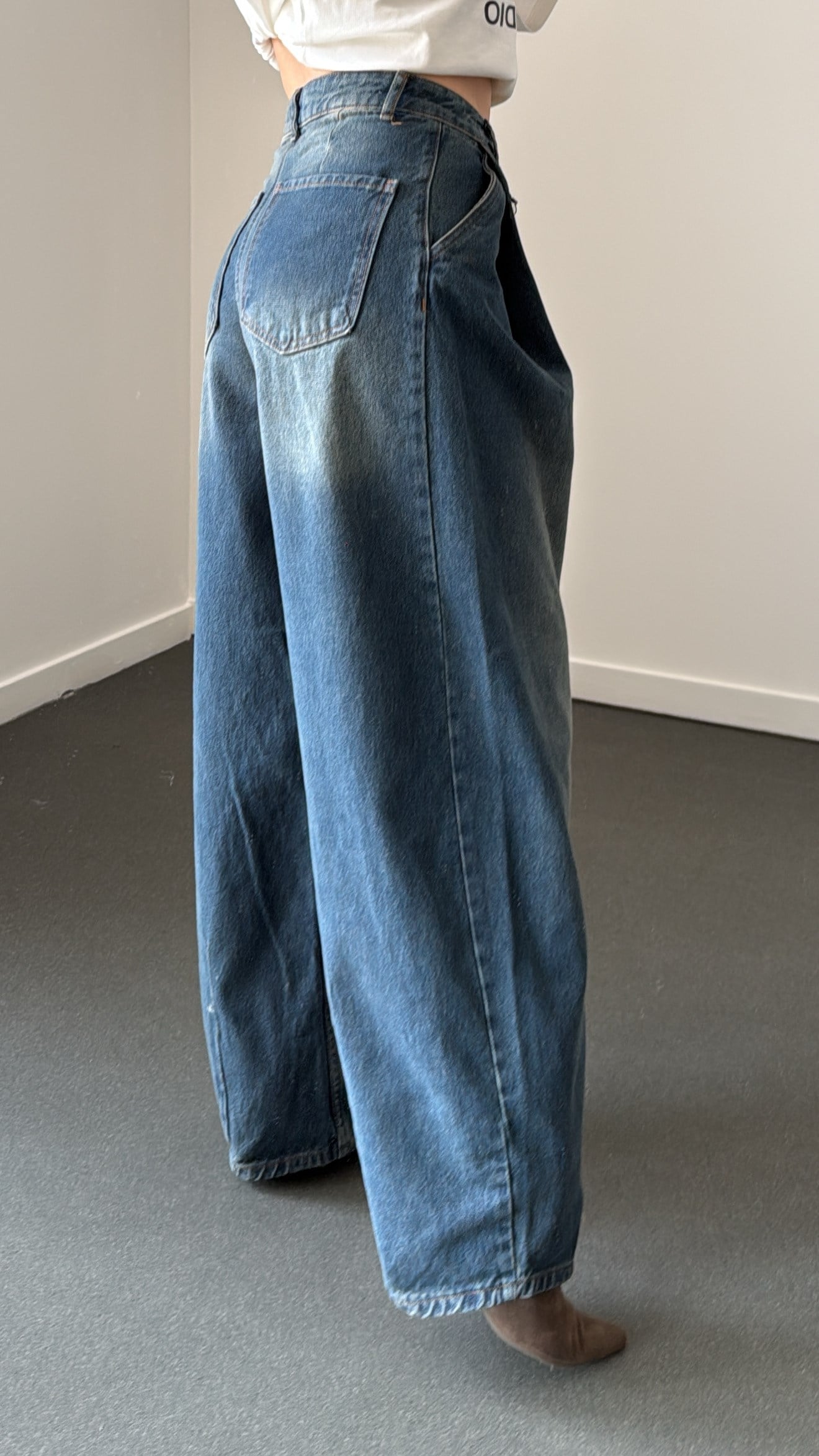 Hype Tint Yıkamalı Pileli Yanı Cepli Barrel Fit Jeans