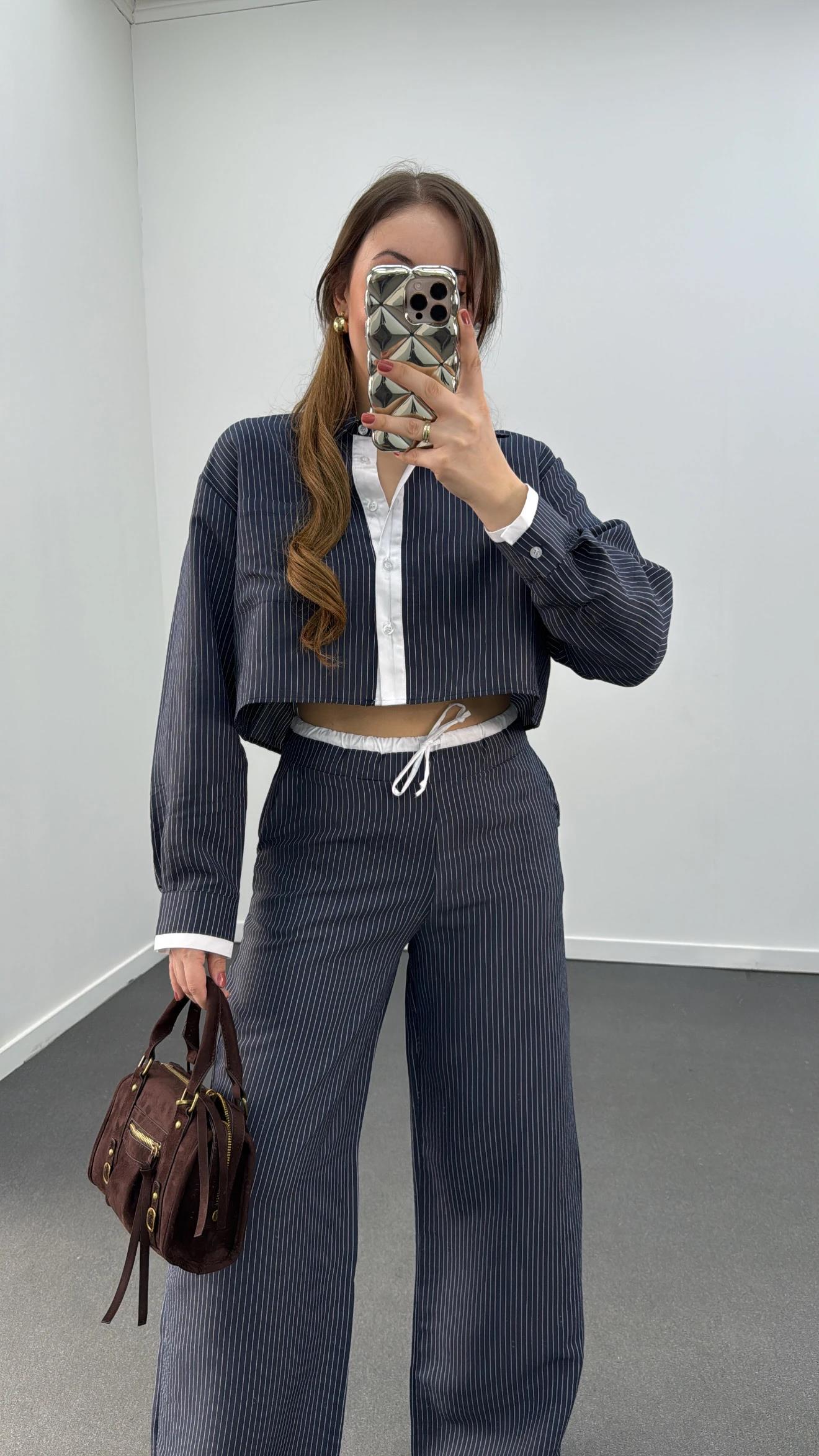 İzem Lacivert Çizgili Gömlek Ve Pantolon Takımı