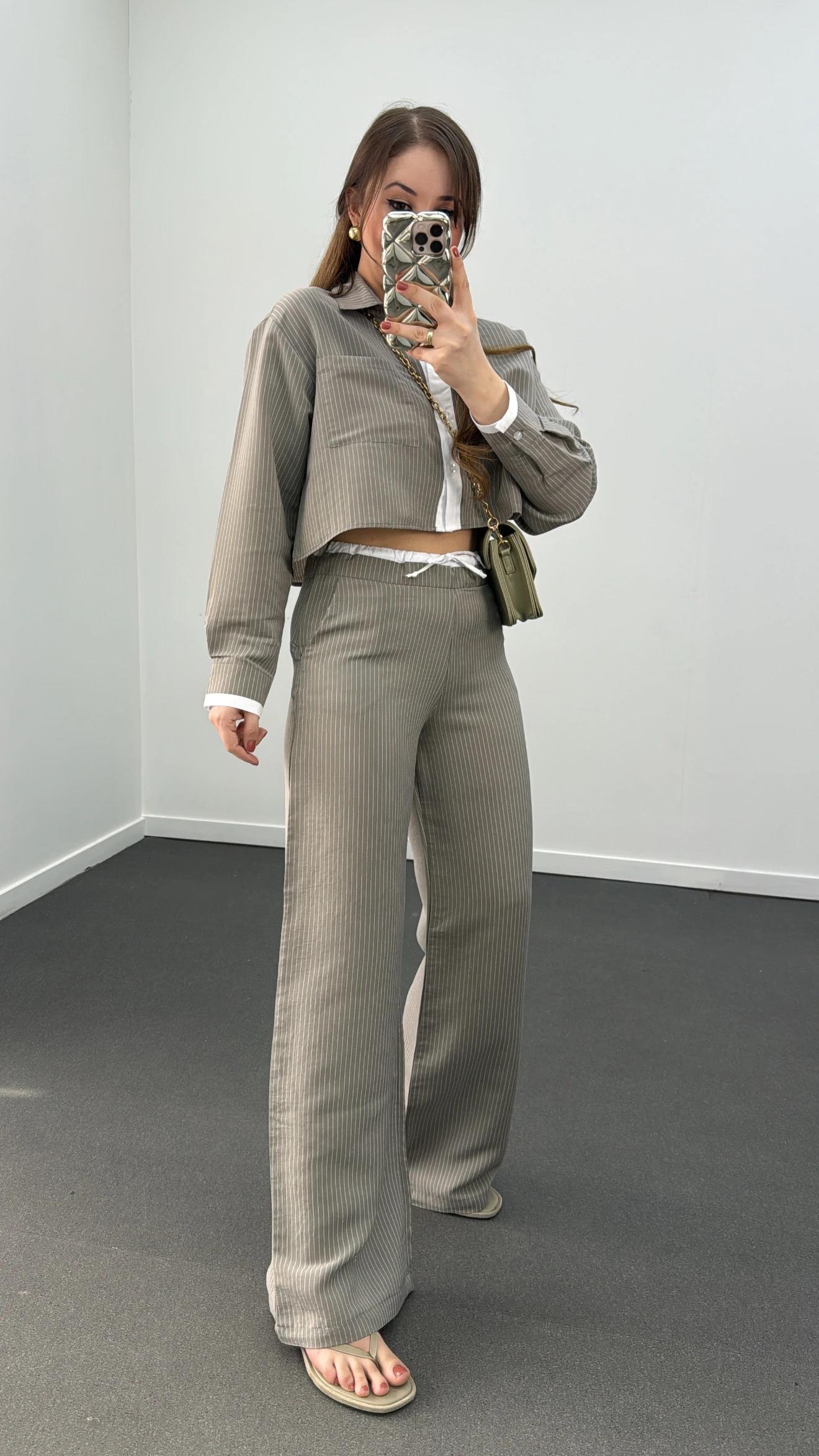 İzem Yeşil Çizgili Gömlek Ve Pantolon Takımı