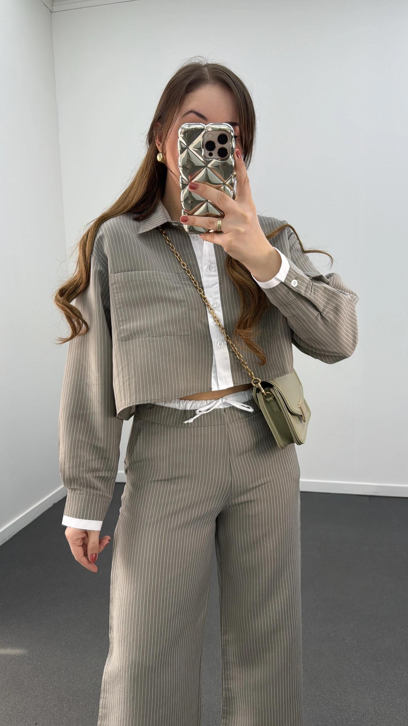 İzem Yeşil Çizgili Gömlek Ve Pantolon Takımı