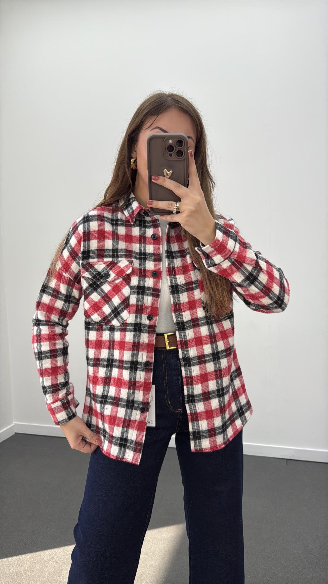 Jisoo Kırmızı Siyah Çizgili Oduncu Gömlek