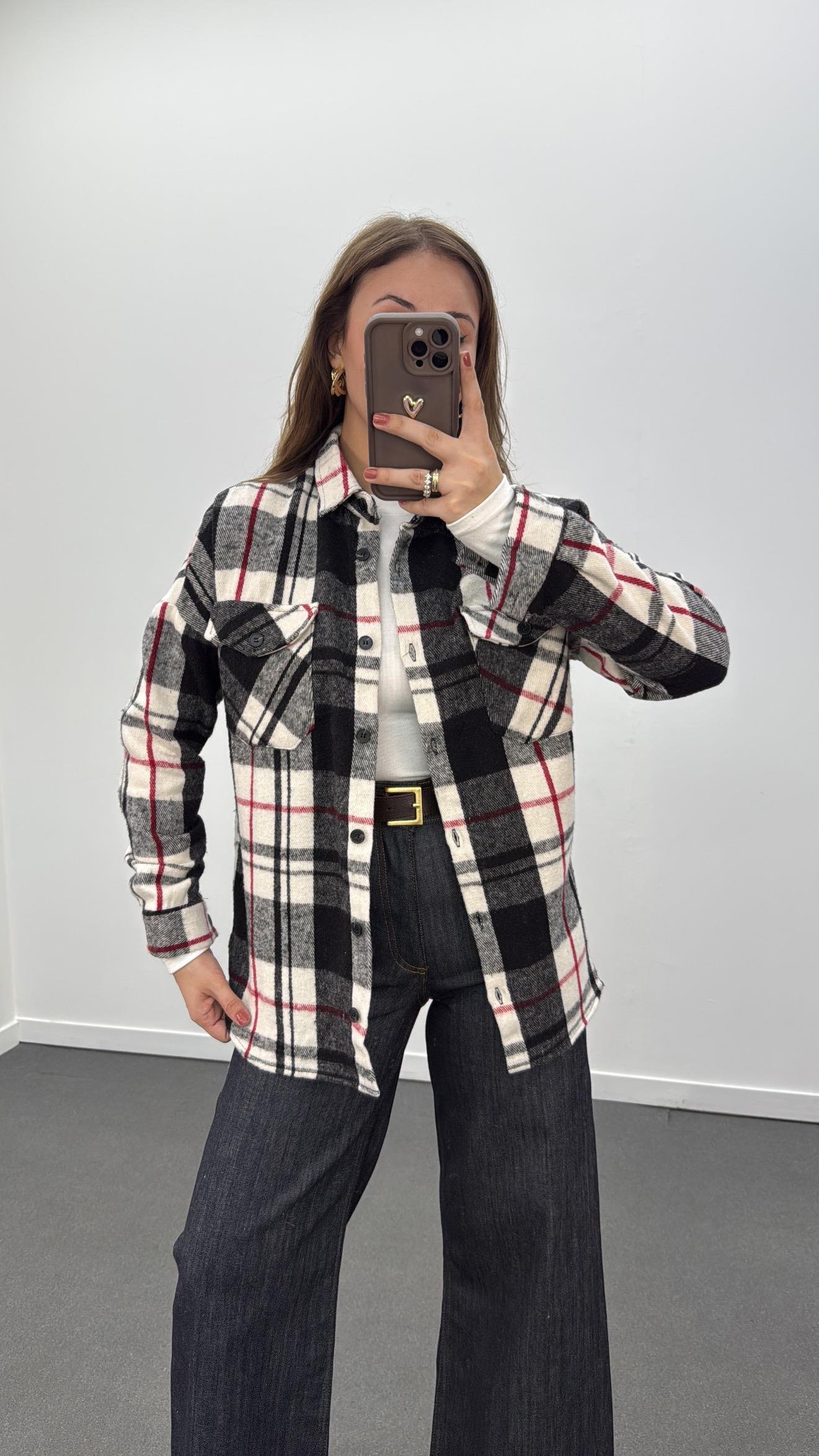 Jisoo Krem Siyah Çizgili Oduncu Gömlek