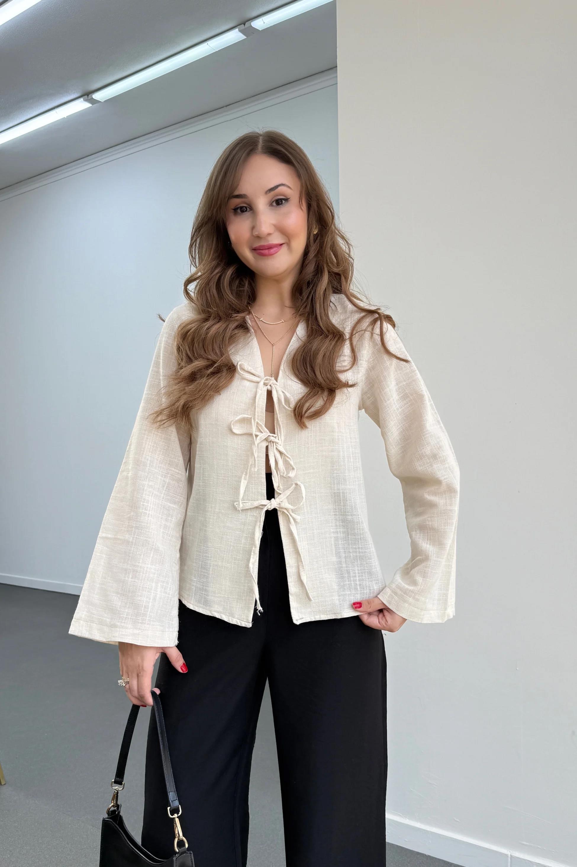 Karina Taş Renk Bağlamalı Keten Bluz