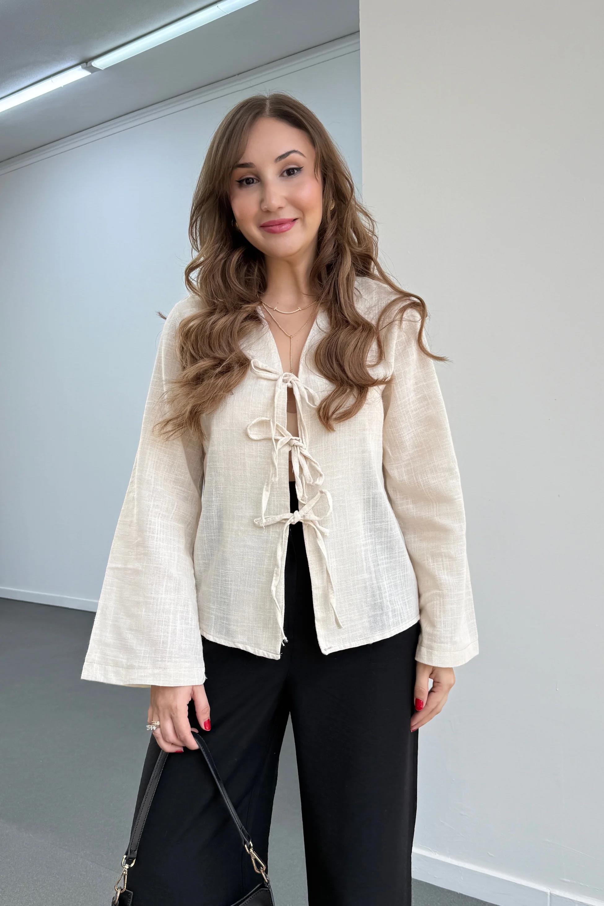 Karina Taş Renk Bağlamalı Keten Bluz