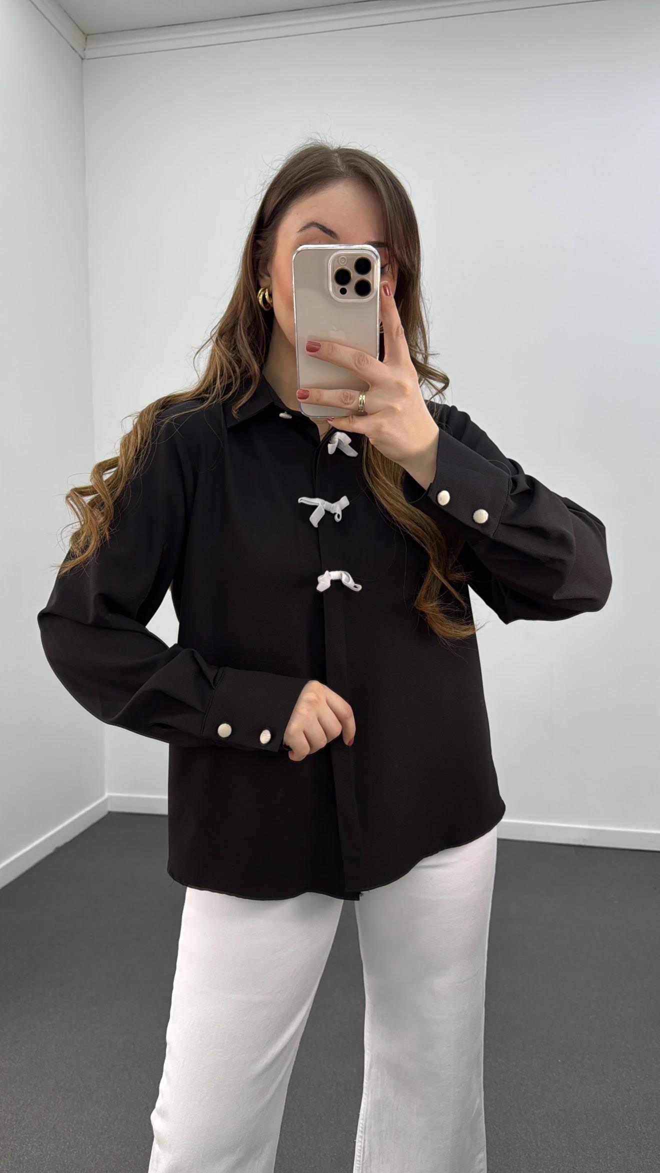 Karsu Siyah Kadife Fiyonklu Gömlek