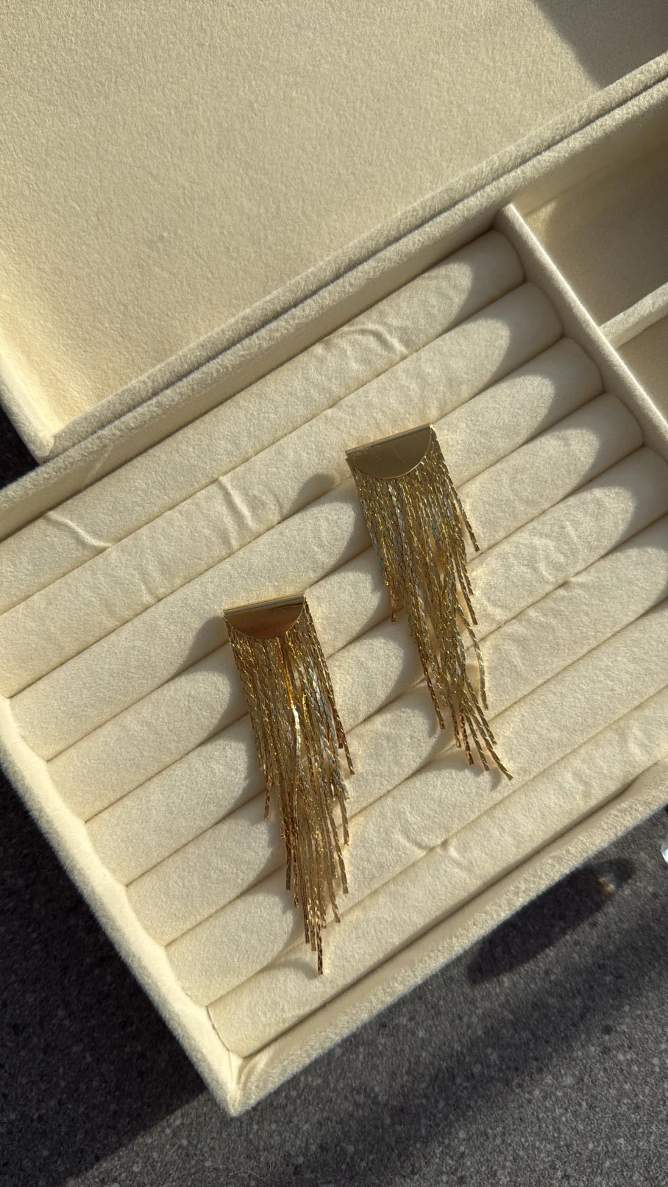 Kaveh Gold Sallantılı Küpe