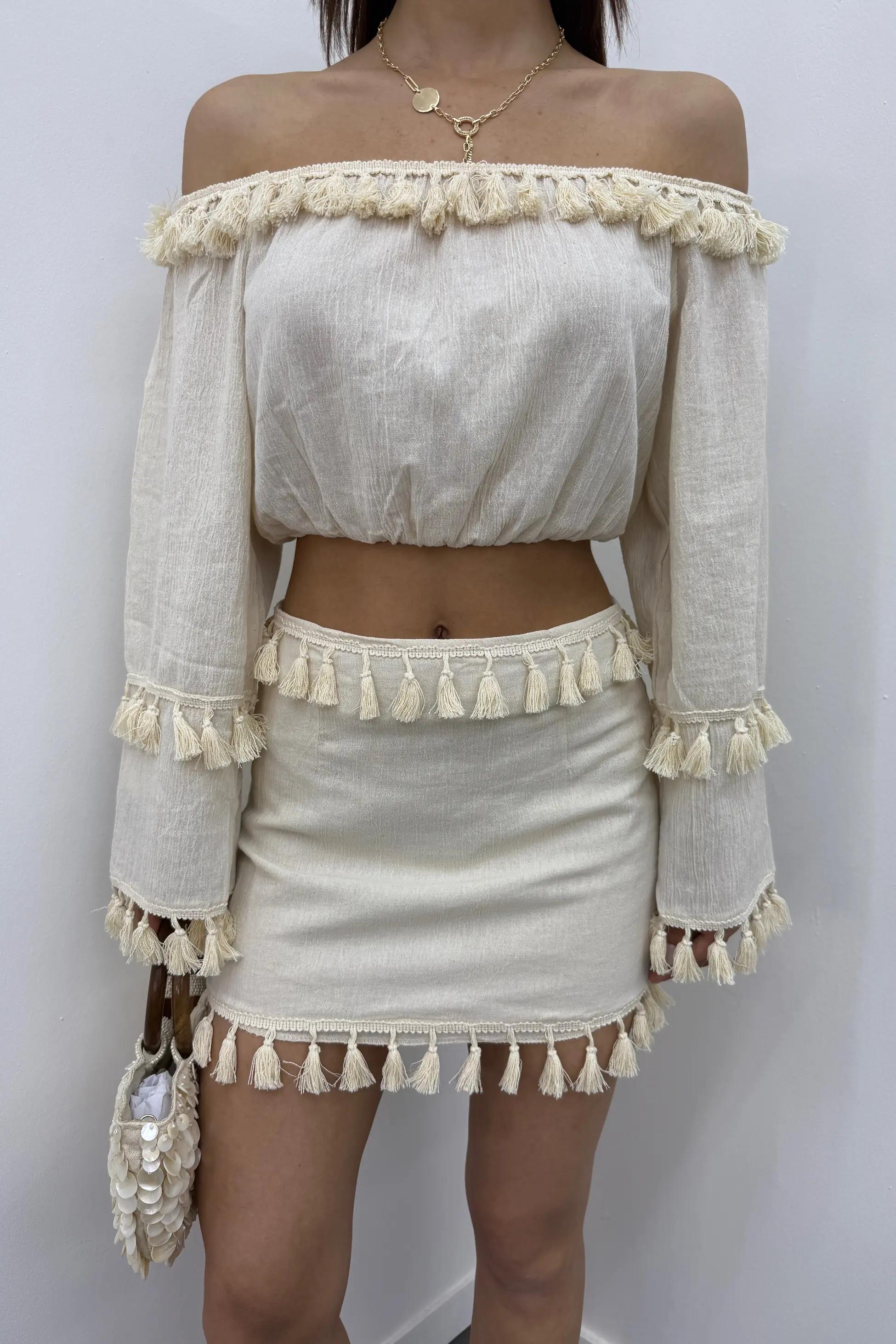 Ladin Krem Püsküllü Madonna Bluz Ve Mini Etek Takımı