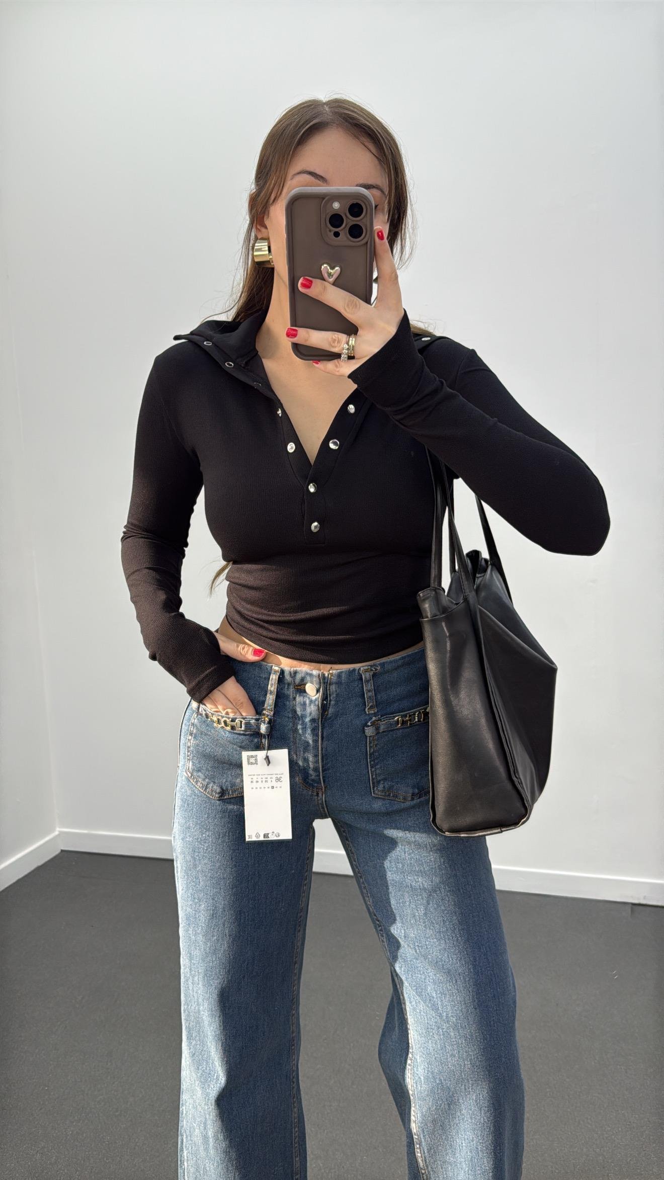 Lara Siyah Önü Çıtçıtlı Parmak Geçirmeli Body