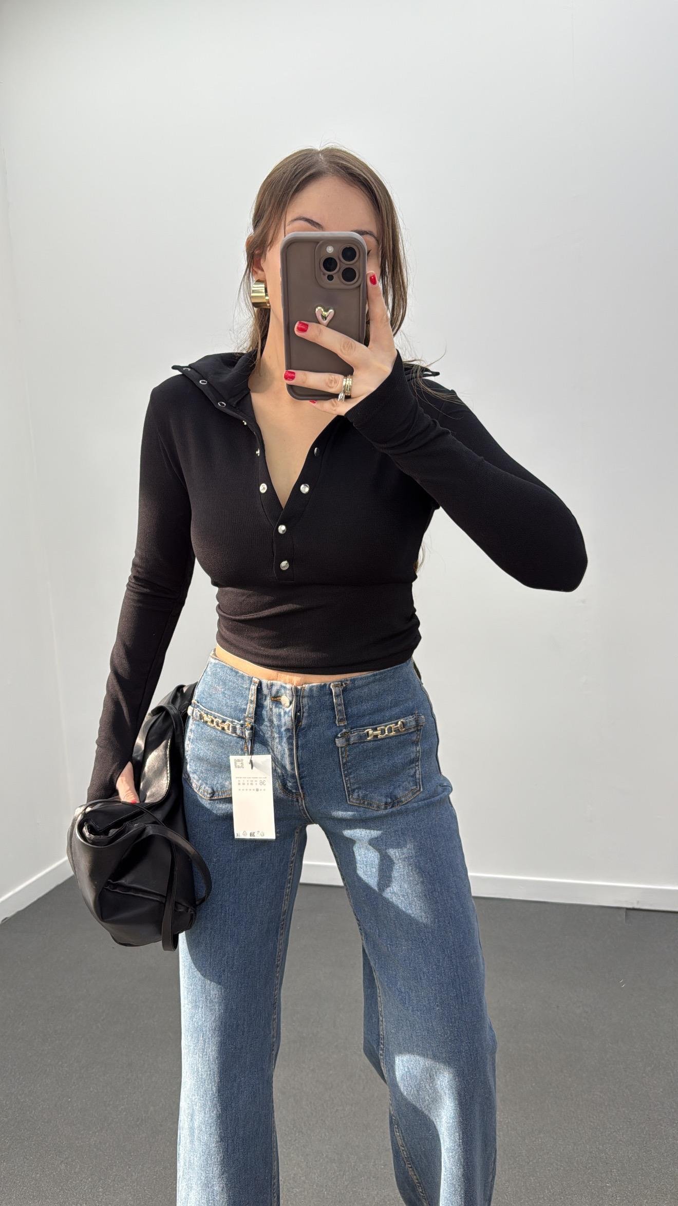 Lara Siyah Önü Çıtçıtlı Parmak Geçirmeli Body