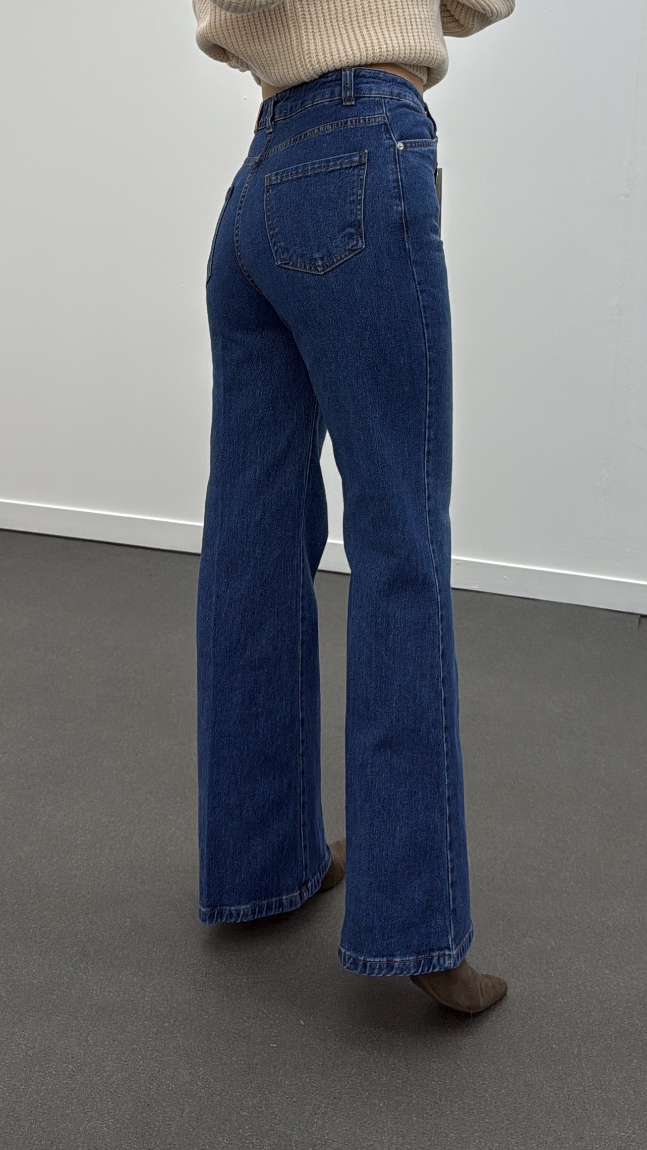 Lincoln Orta Kot Metal Aksesuarlı Flare Jeans