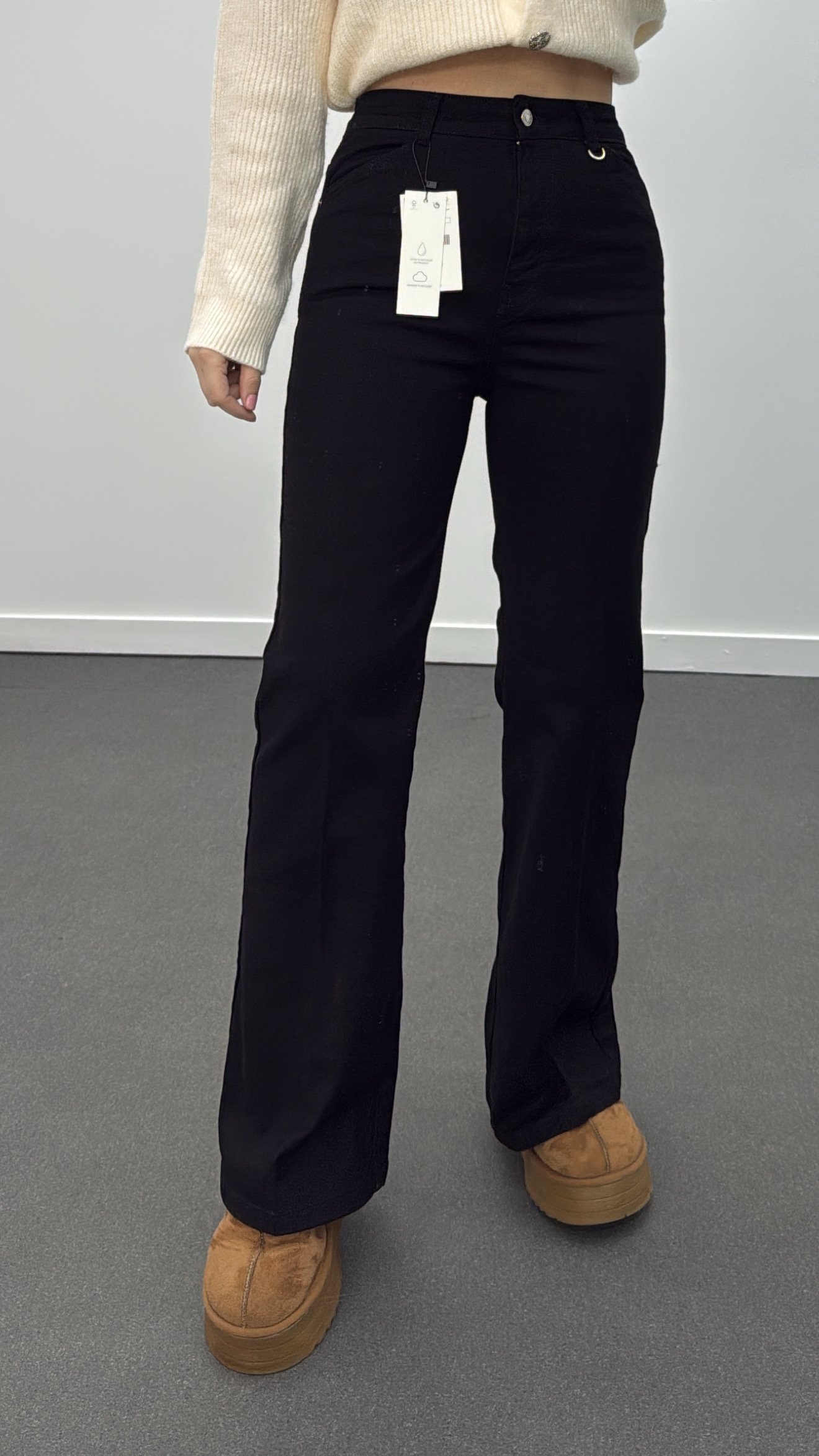 Lincoln Siyah Yıkamalı Metal Aksesuarlı Flare Jeans