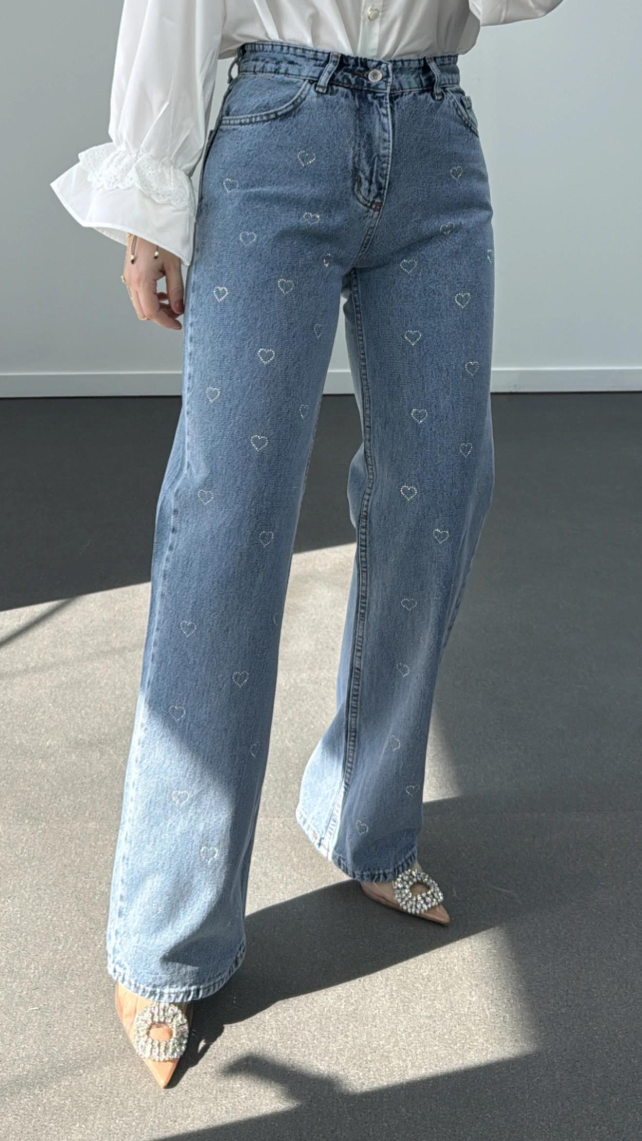Loly Kalp Aksesuarlı Straight Leg Jeans